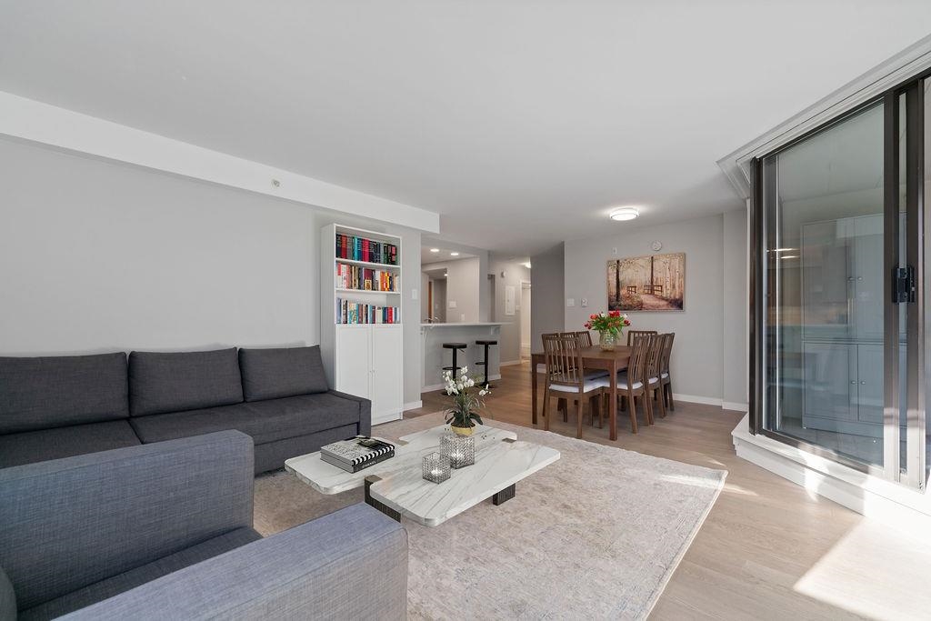 Listing image of 203 505 LONSDALE AVENUE