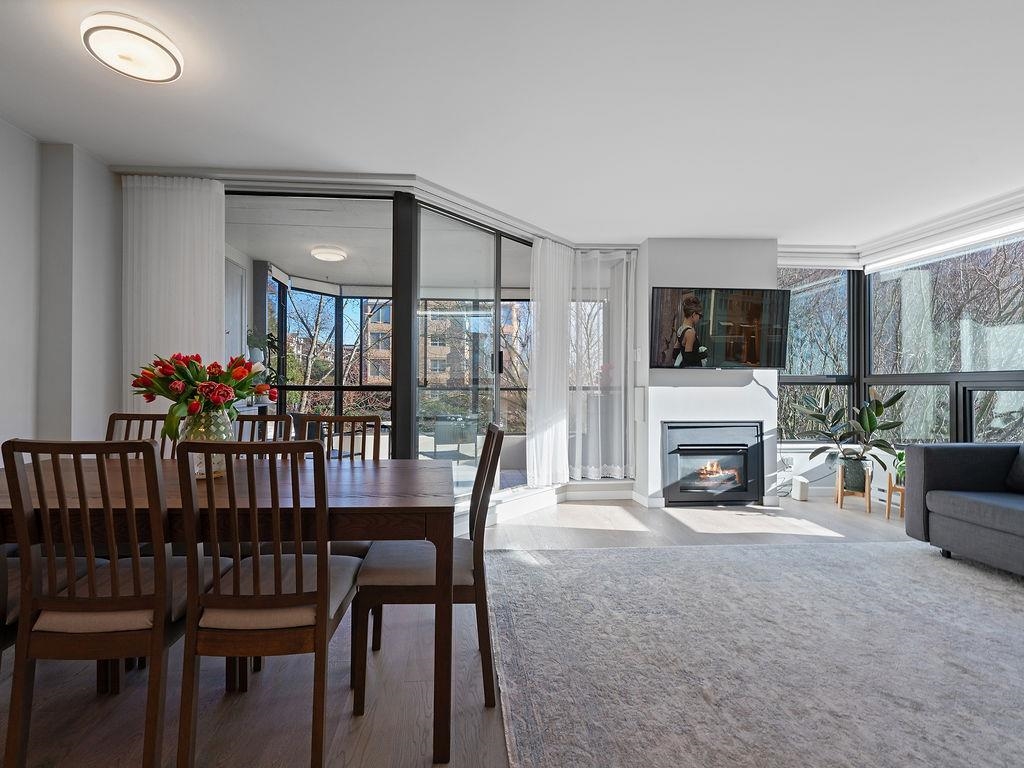 Listing image of 203 505 LONSDALE AVENUE