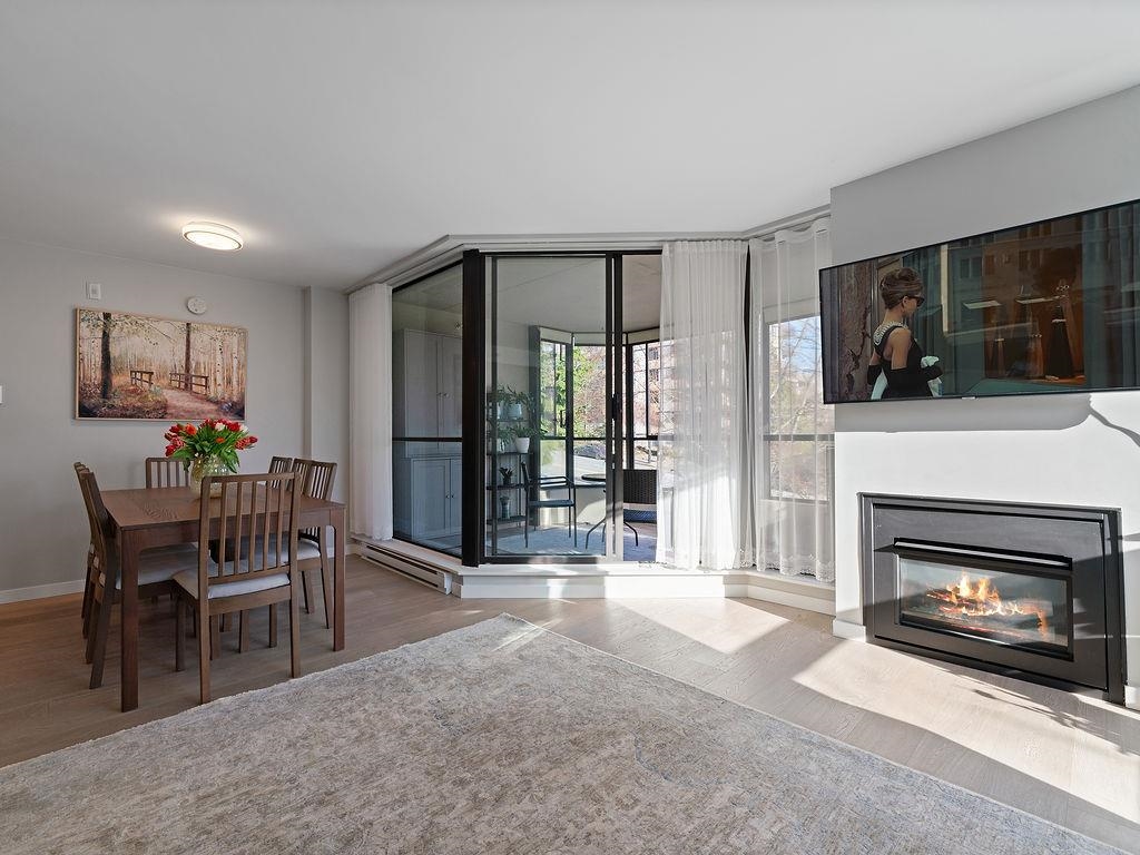Listing image of 203 505 LONSDALE AVENUE