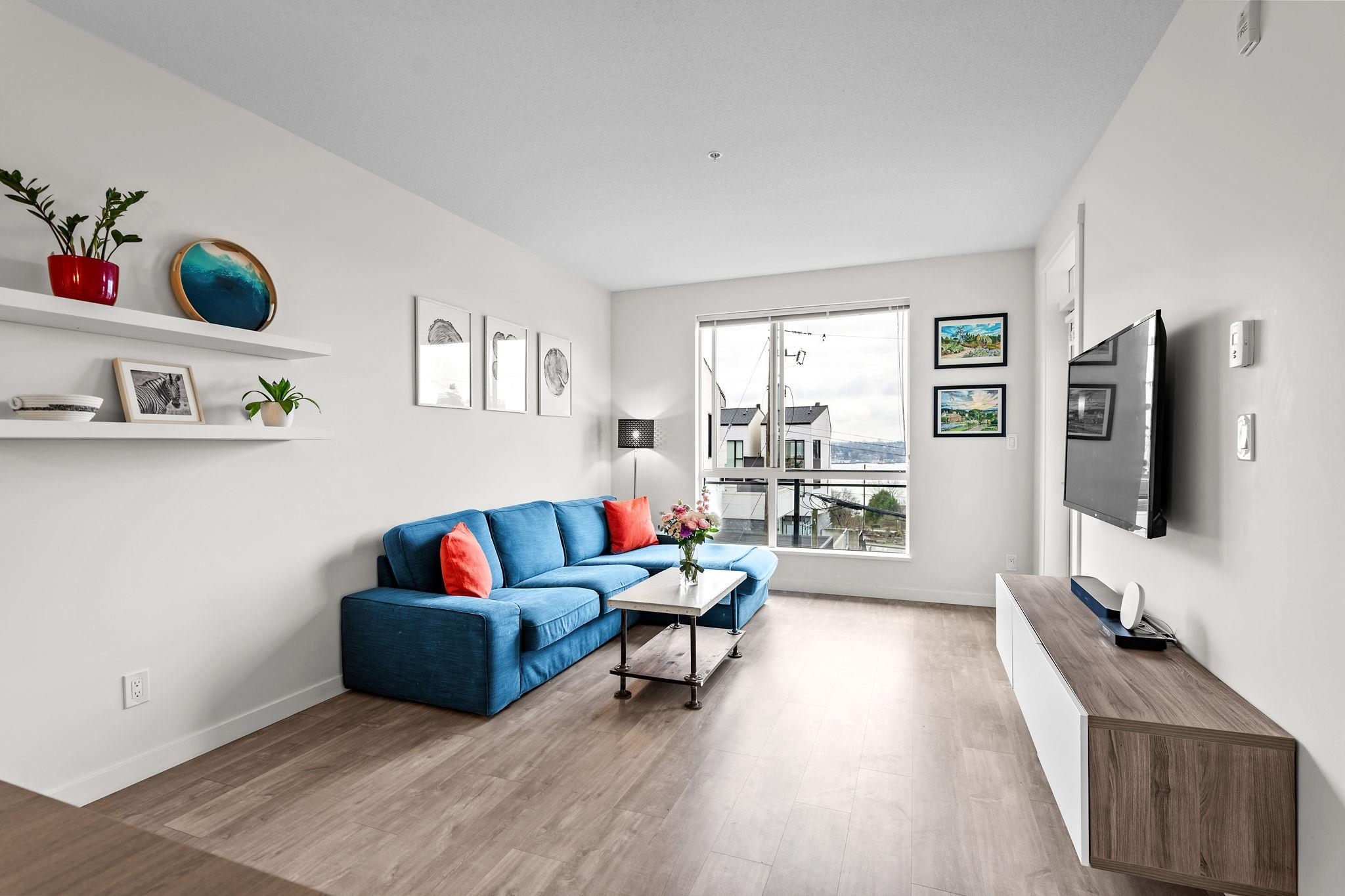 Listing image of 204 625 E 3RD STREET