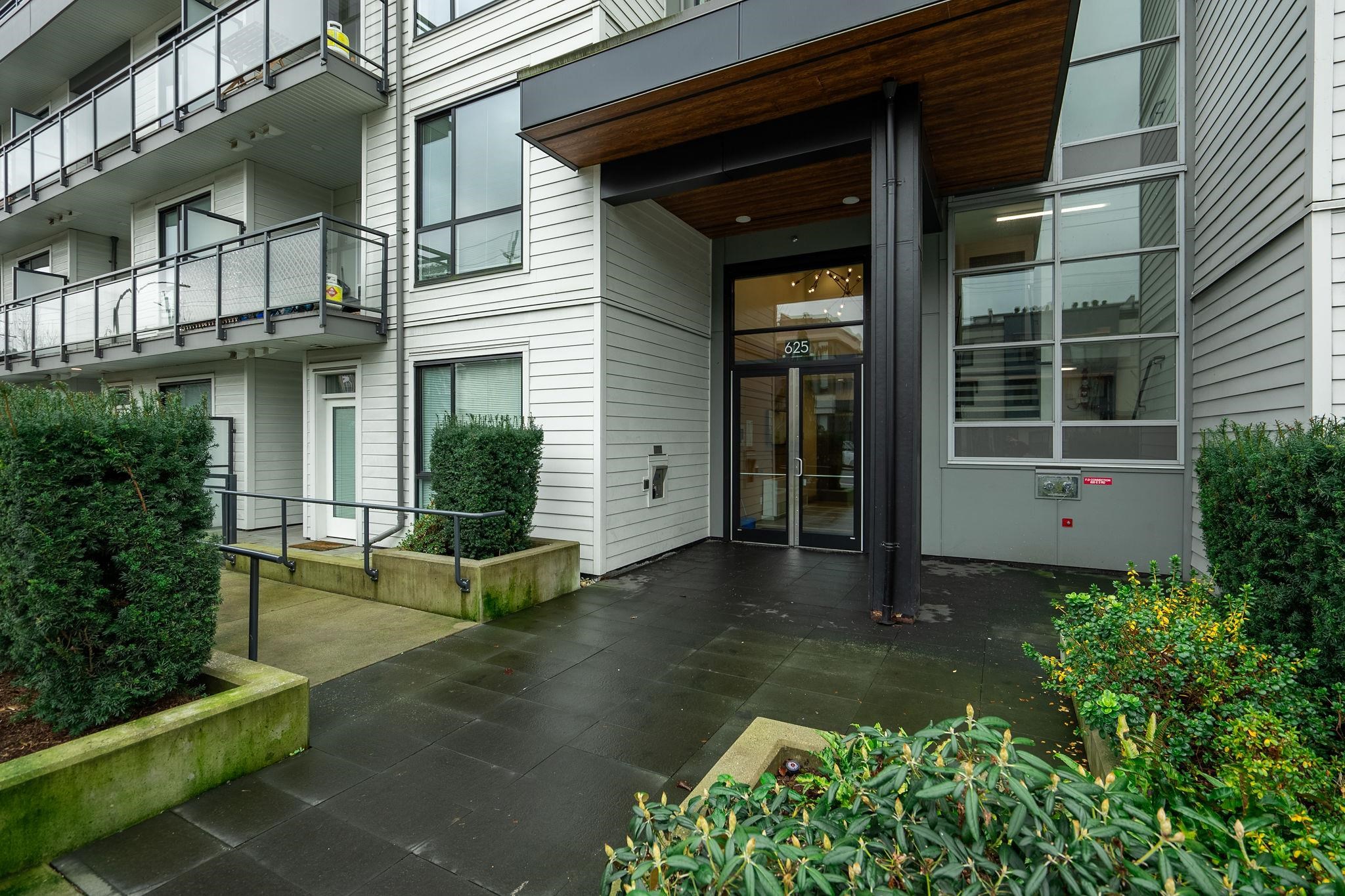 Listing image of 204 625 E 3RD STREET