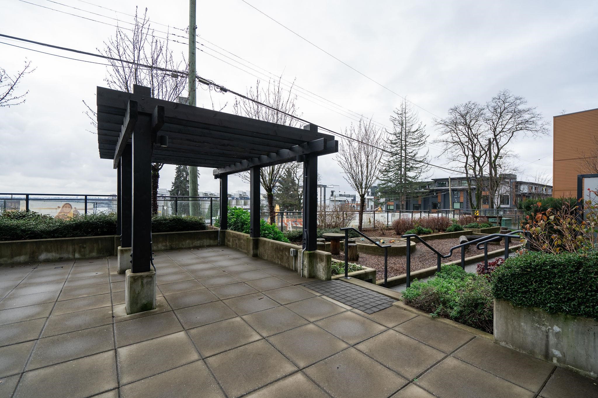Listing image of 204 625 E 3RD STREET