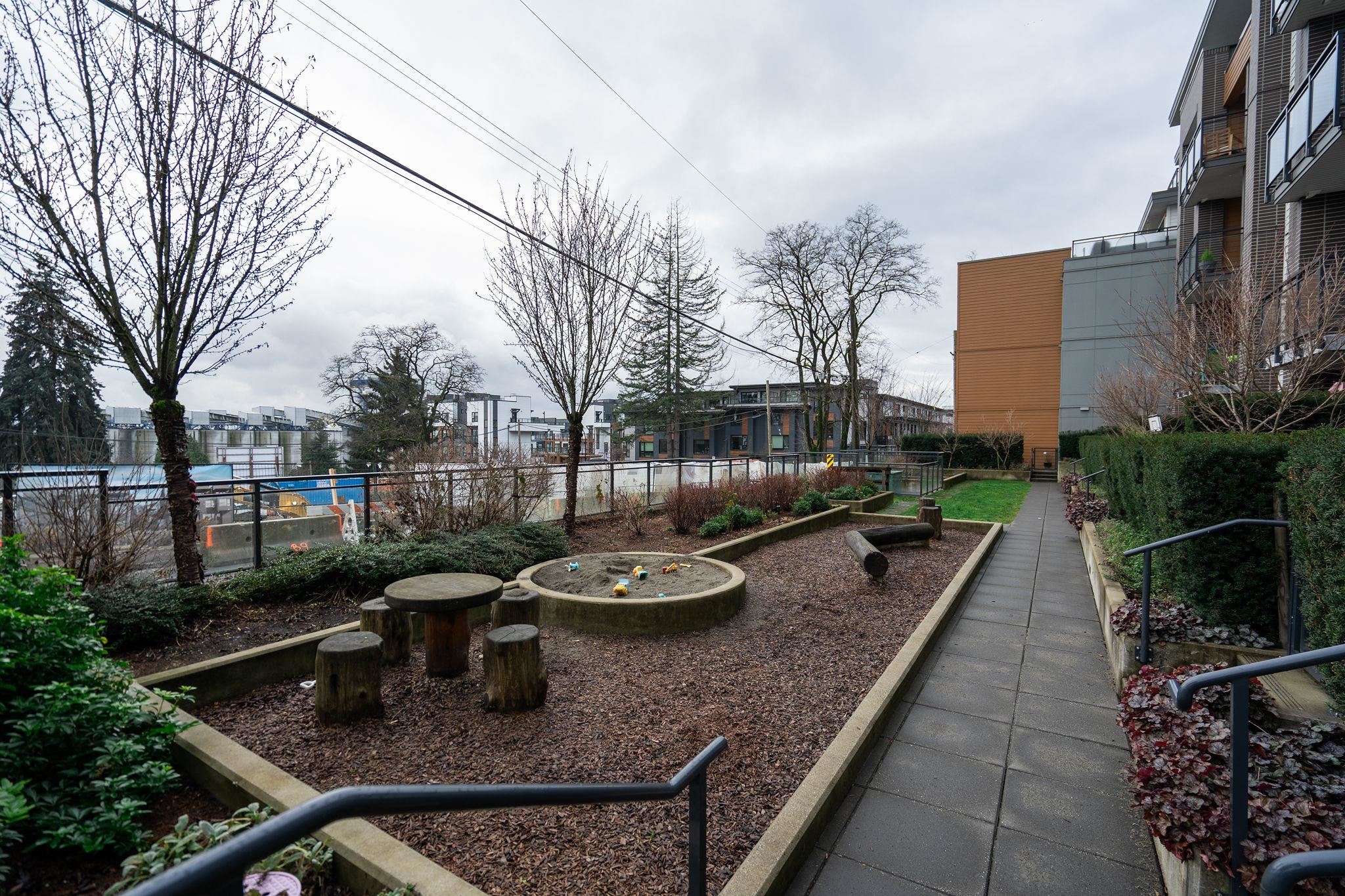 Listing image of 204 625 E 3RD STREET