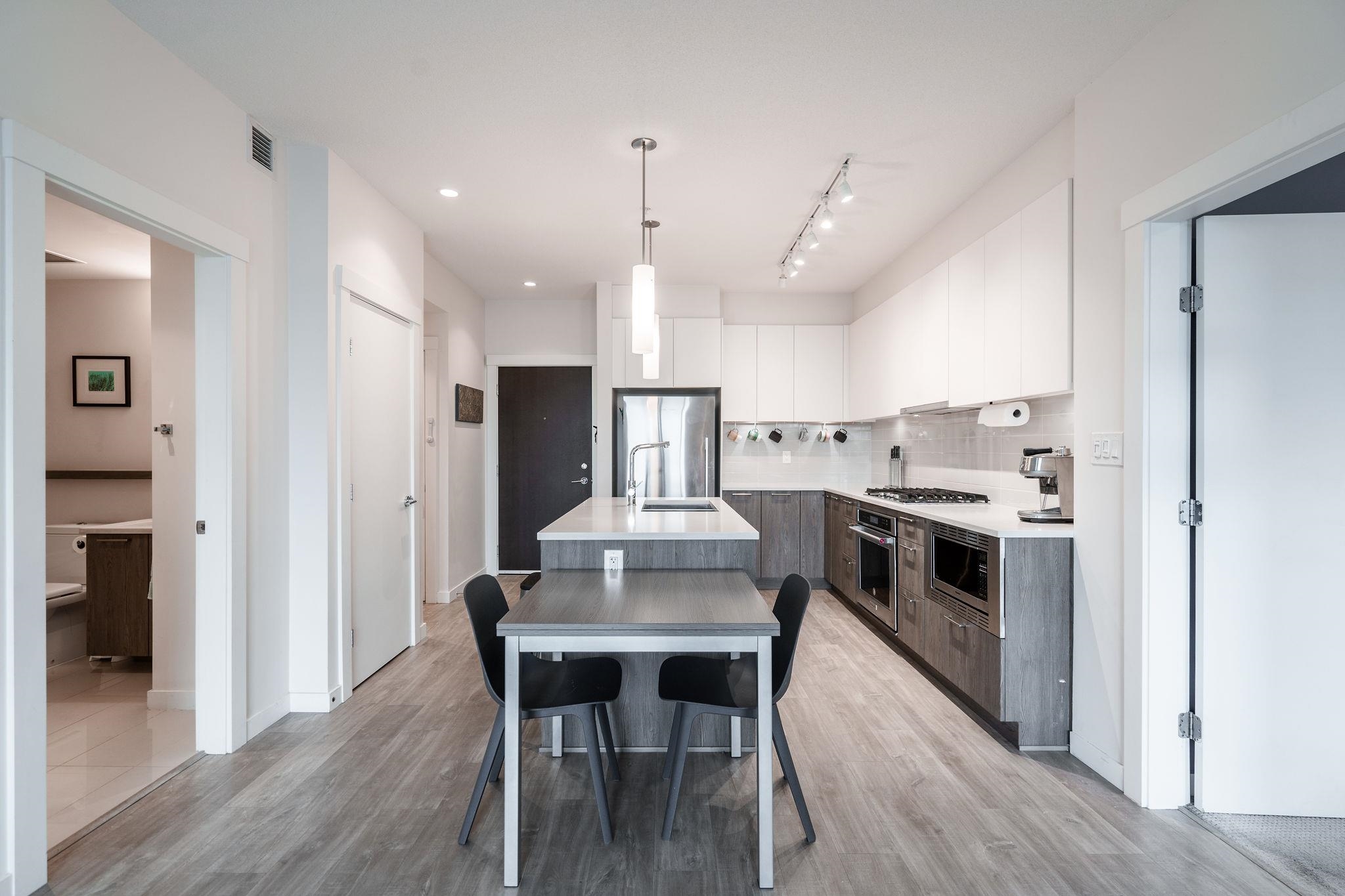 Listing image of 204 625 E 3RD STREET