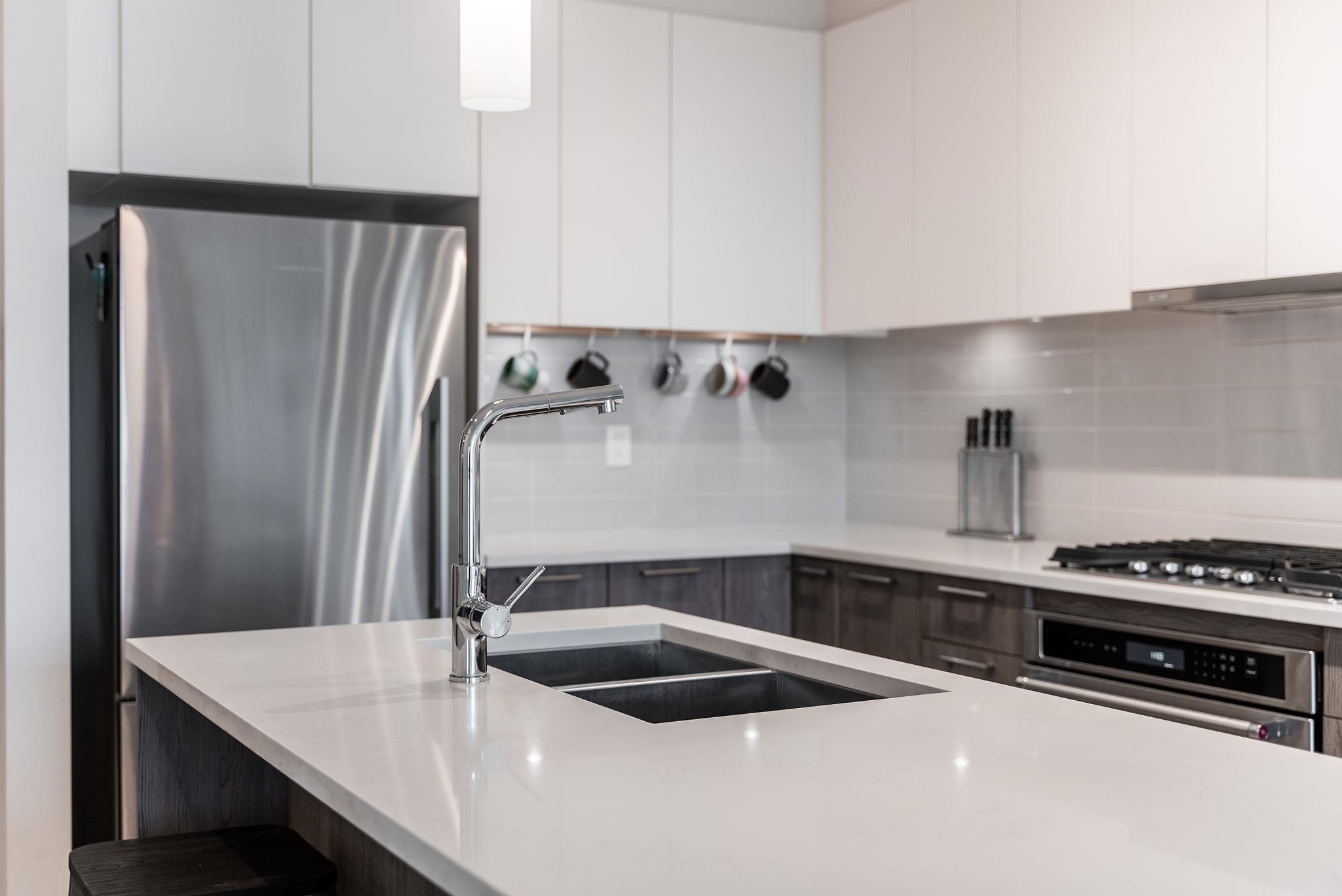 Listing image of 204 625 E 3RD STREET