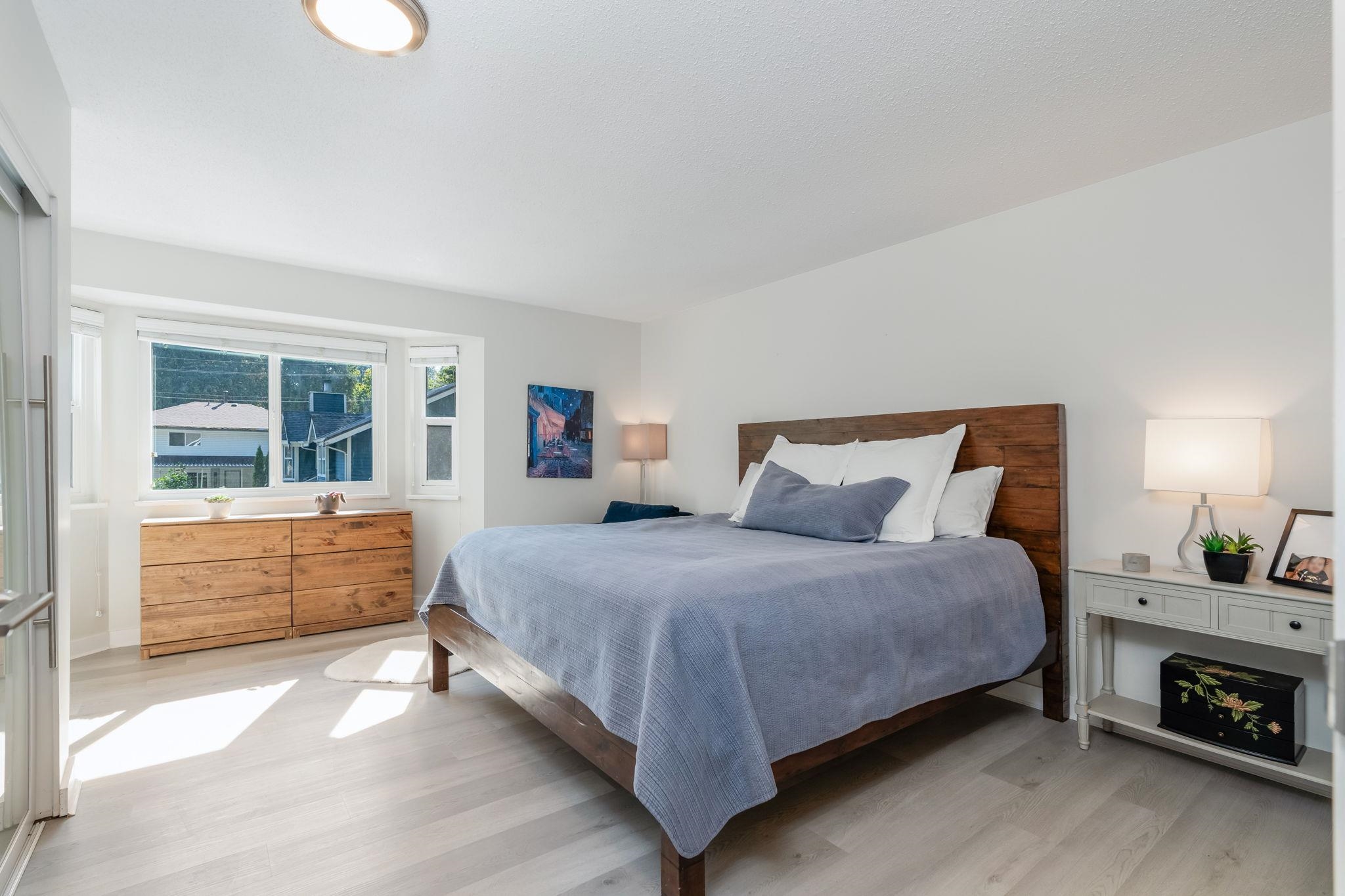 Listing image of 625 SEYMOUR COURT