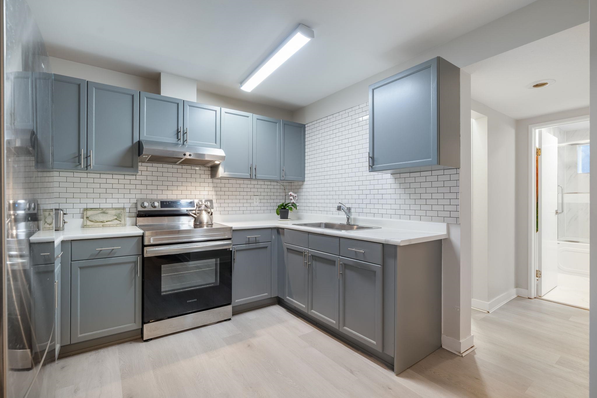 Listing image of 625 SEYMOUR COURT