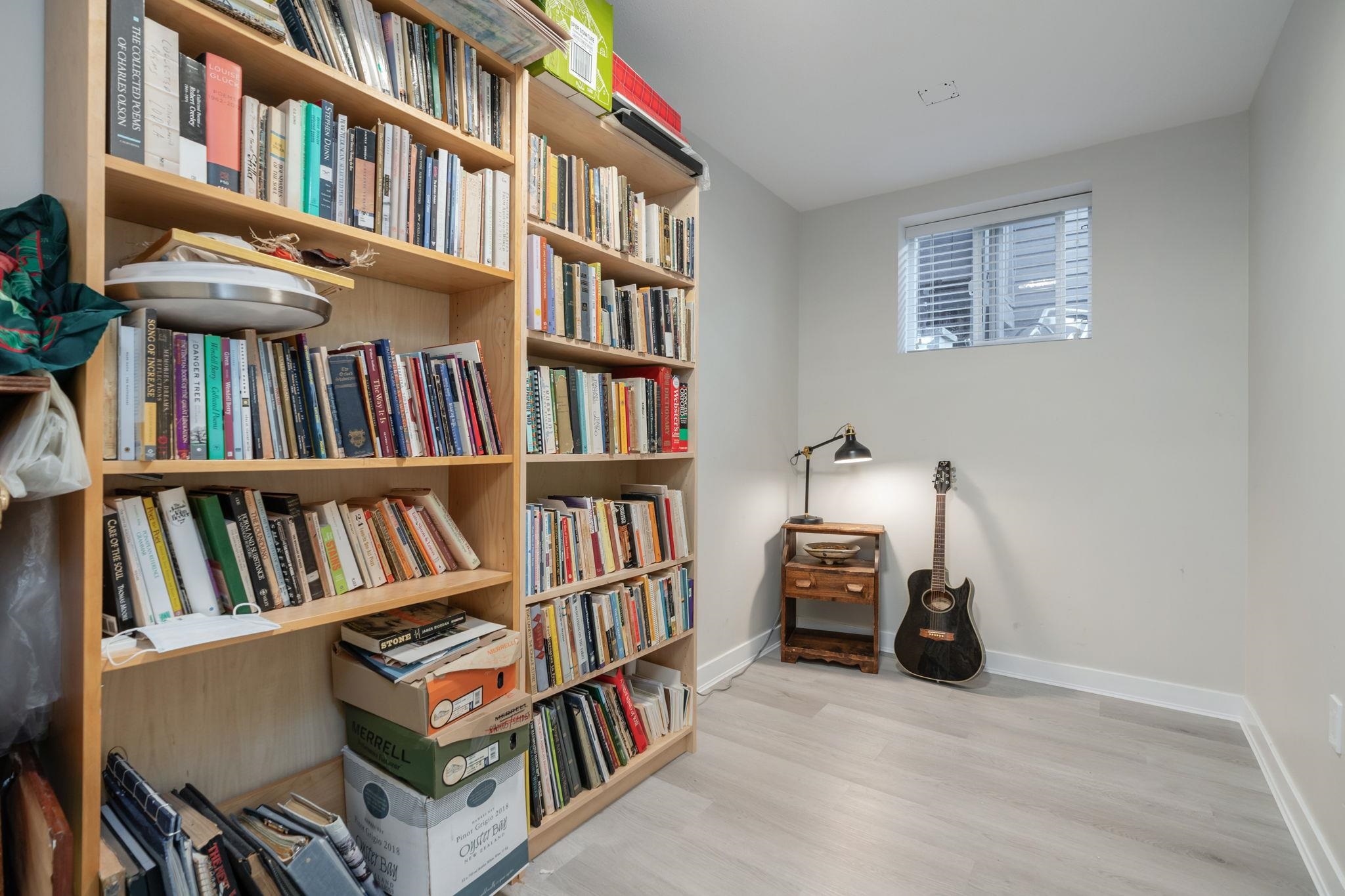 Listing image of 625 SEYMOUR COURT