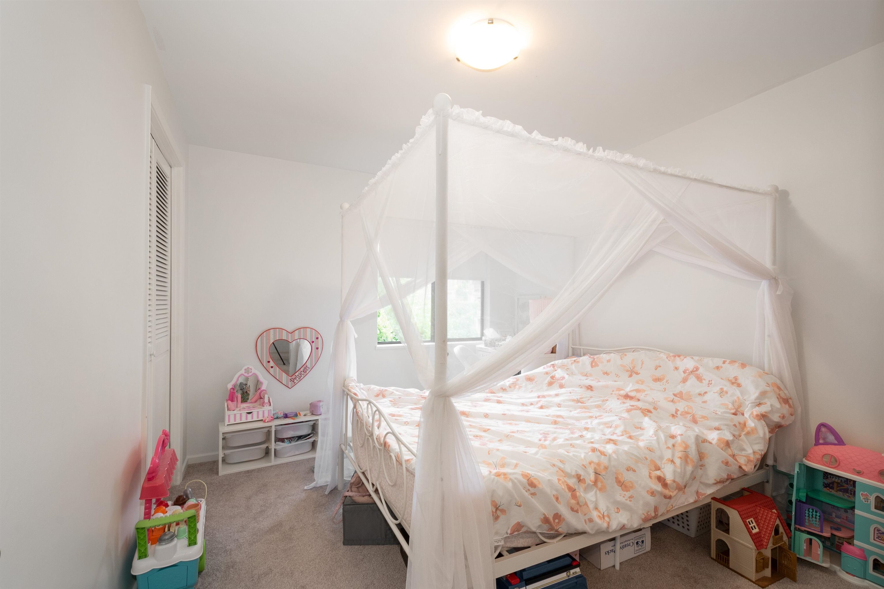 Listing image of 2364 MARINE DRIVE