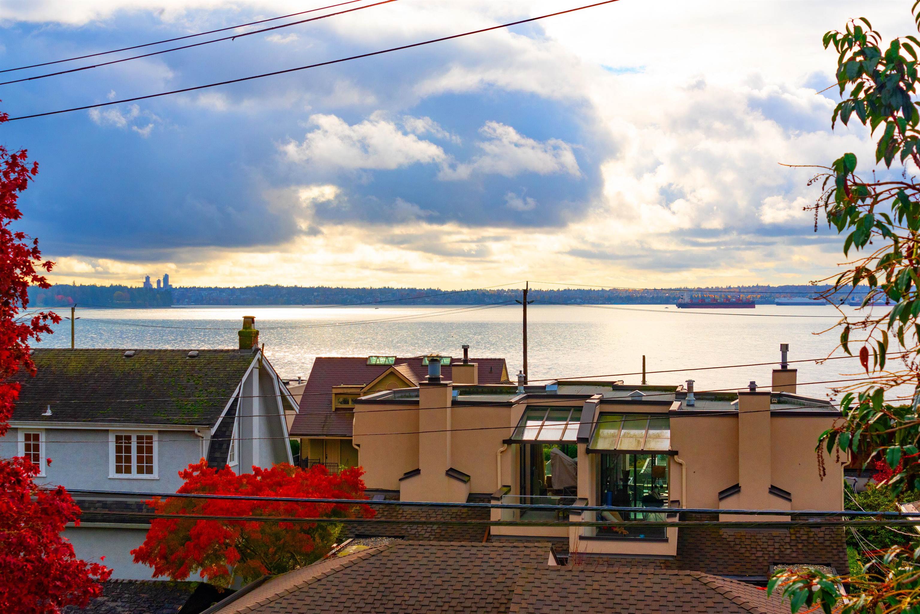 Listing image of 2364 MARINE DRIVE