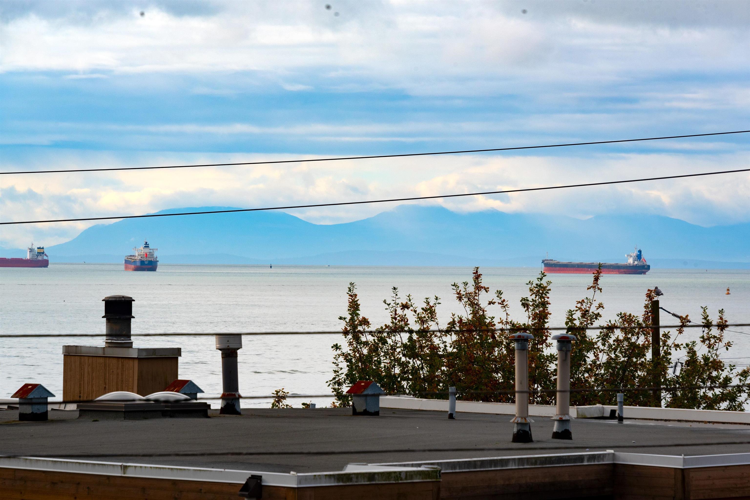 Listing image of 2364 MARINE DRIVE