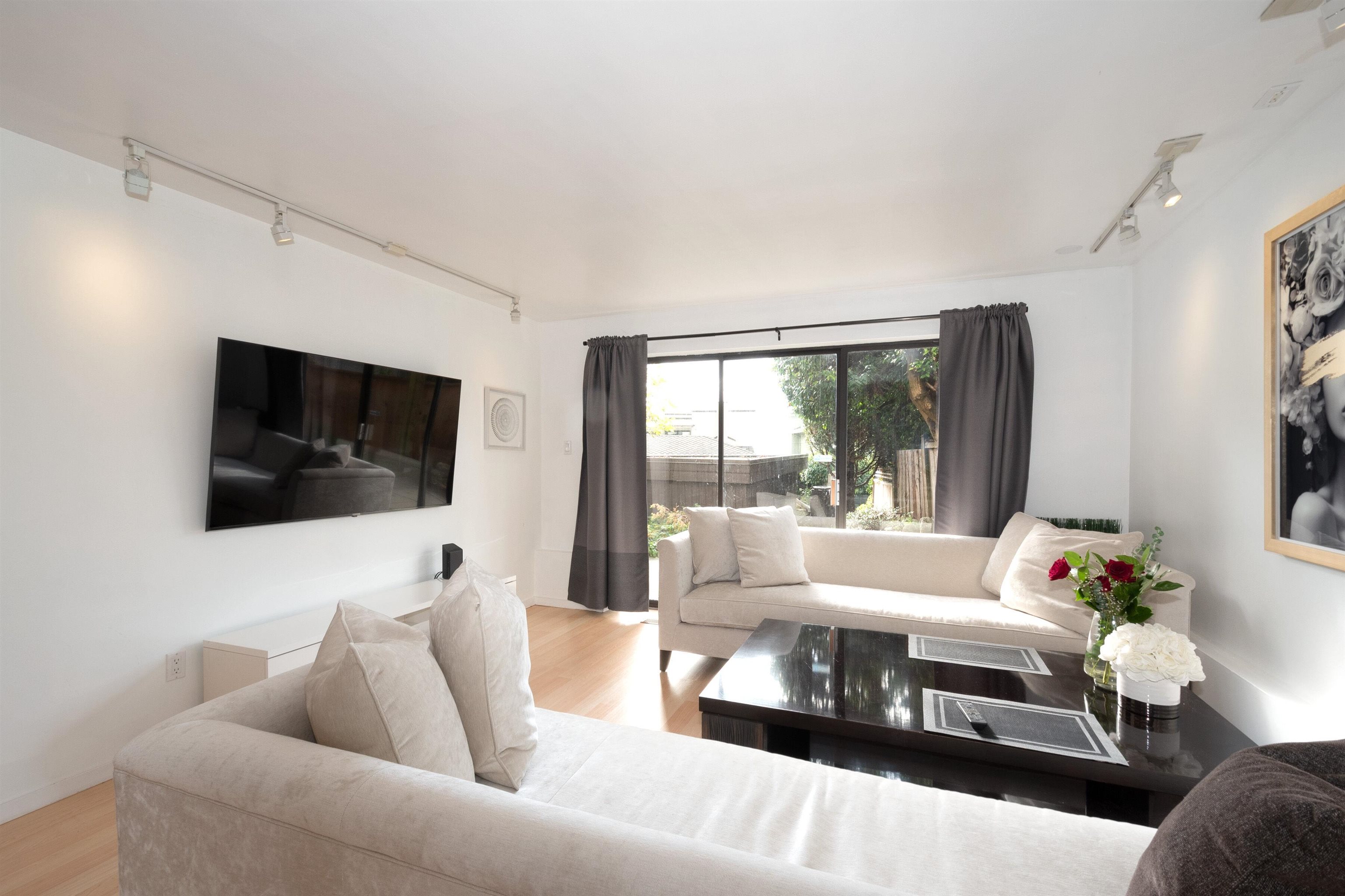 Listing image of 2364 MARINE DRIVE