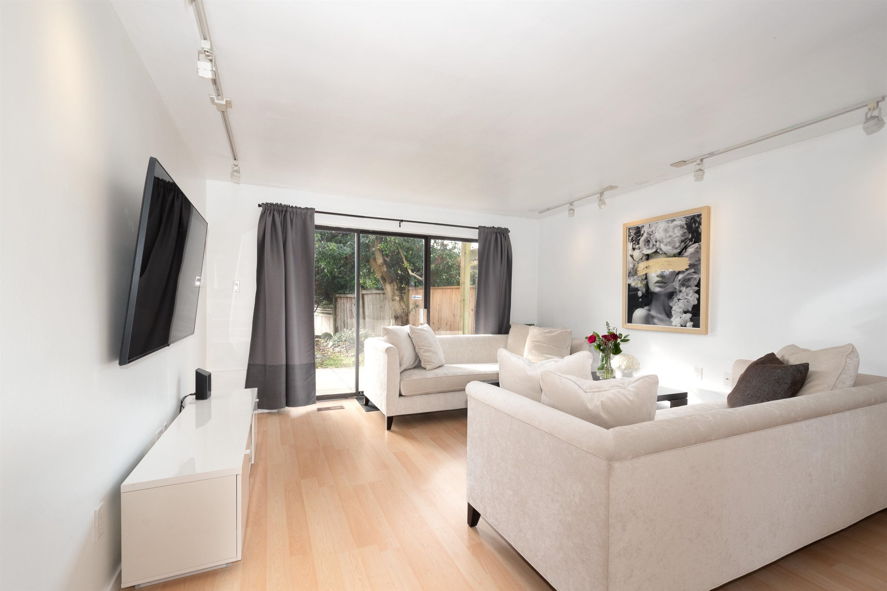 Listing image of 2364 MARINE DRIVE