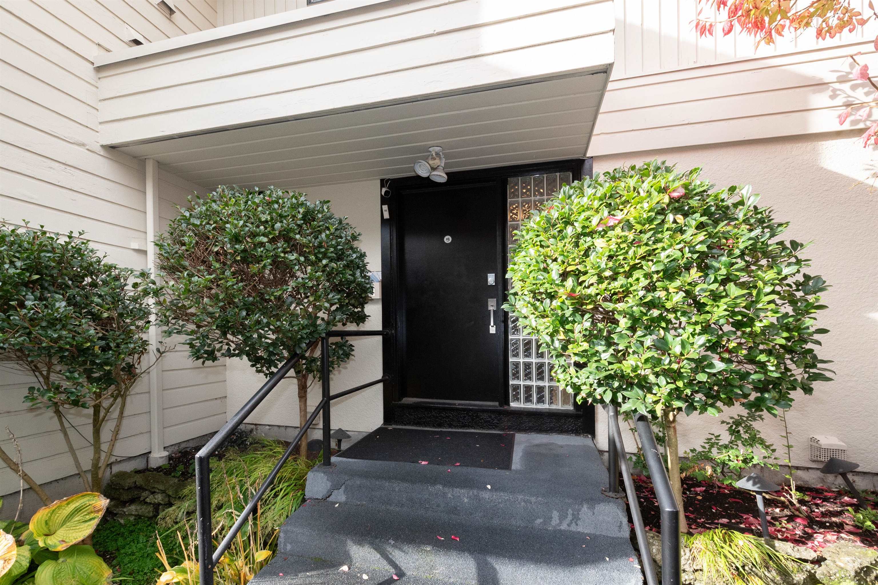 Listing image of 2364 MARINE DRIVE