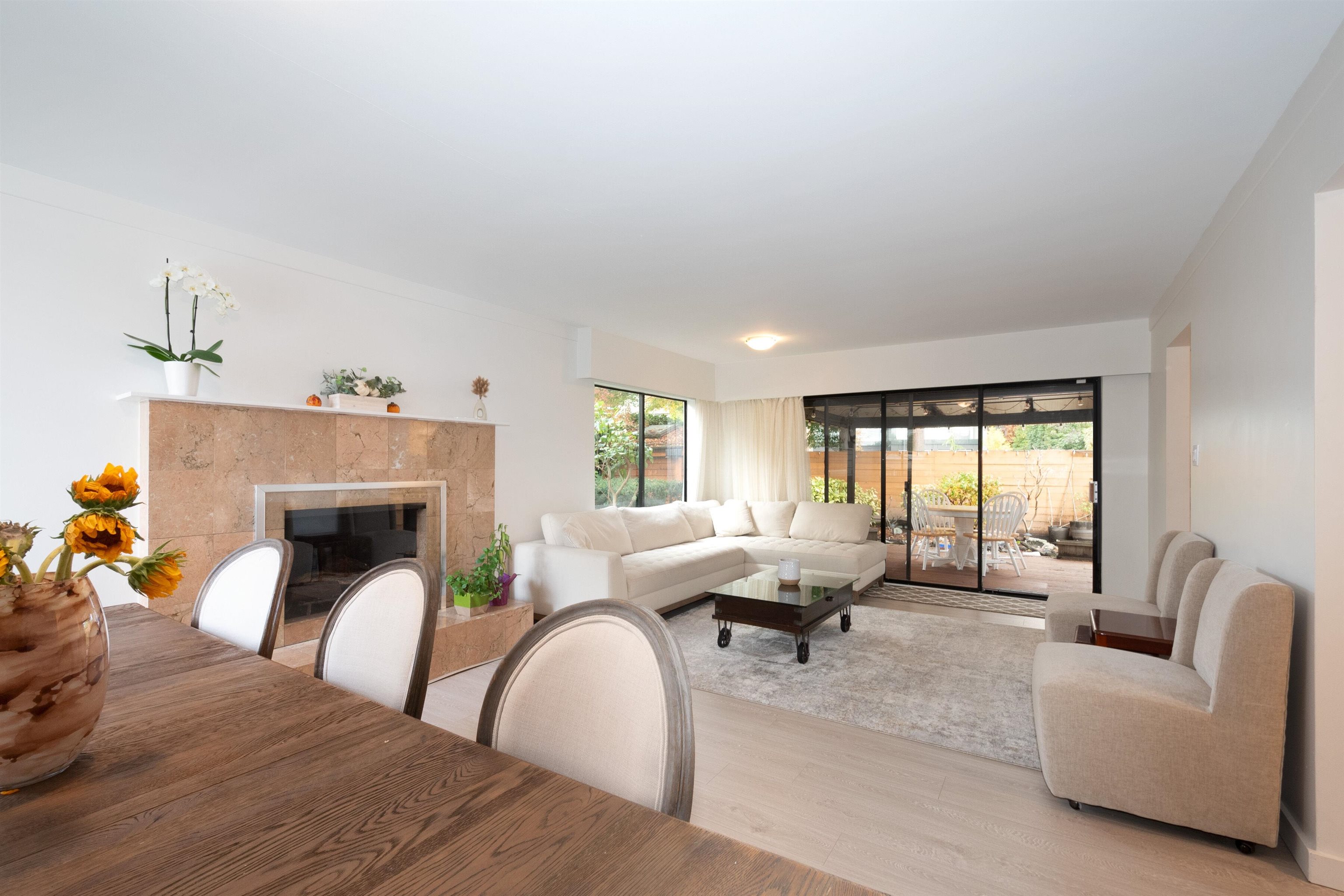 Listing image of 2364 MARINE DRIVE