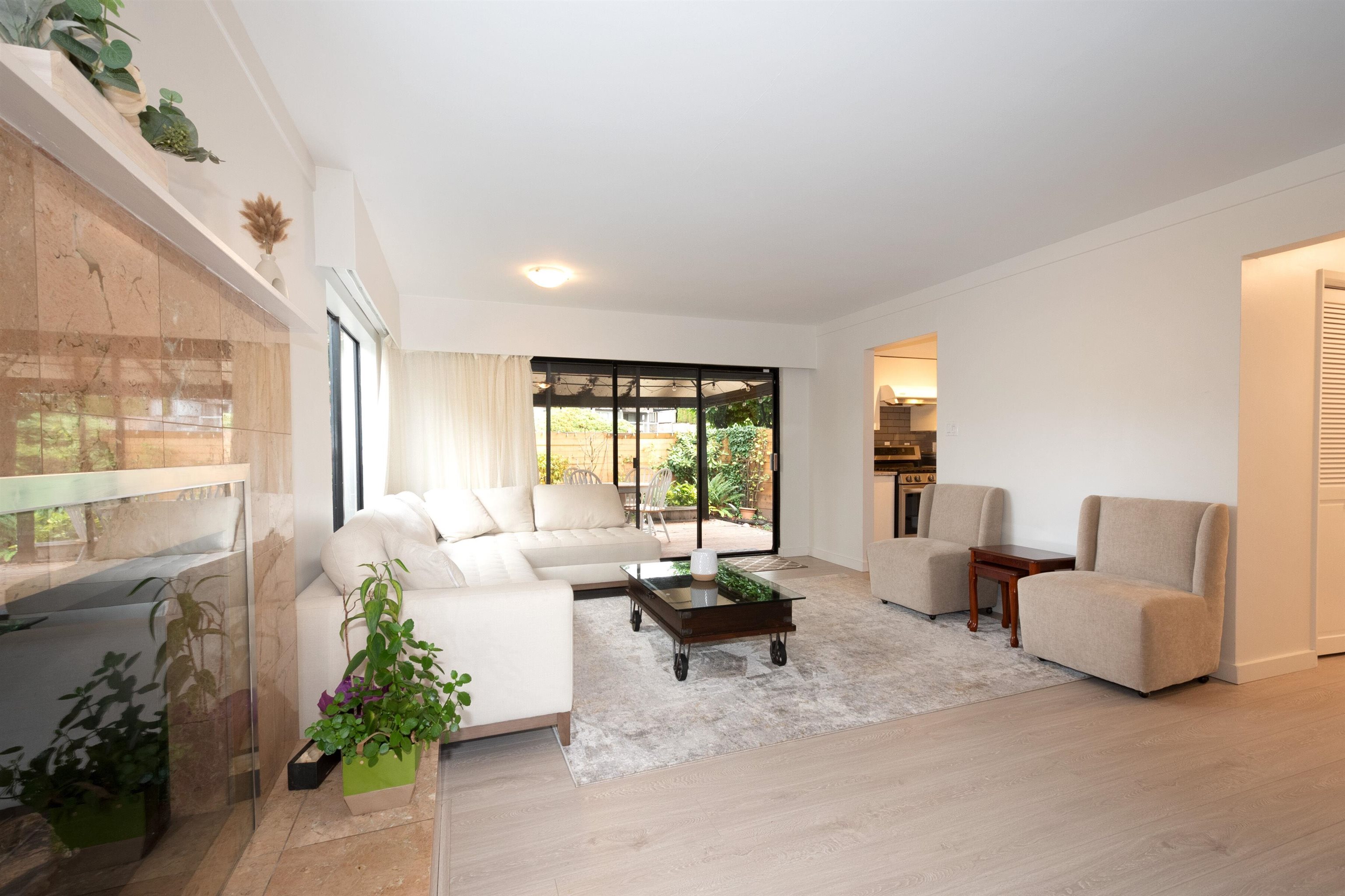 Listing image of 2364 MARINE DRIVE