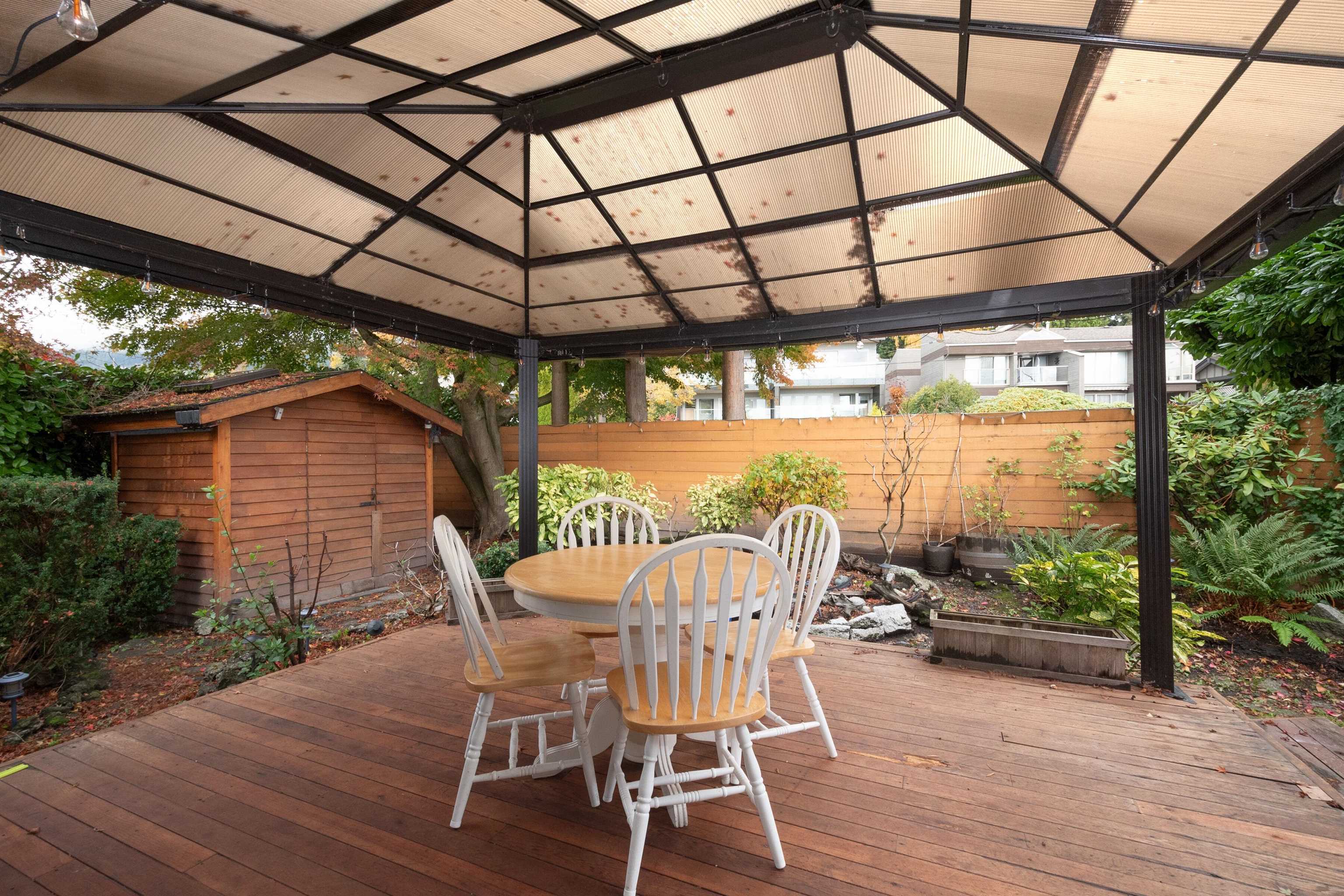 Listing image of 2364 MARINE DRIVE