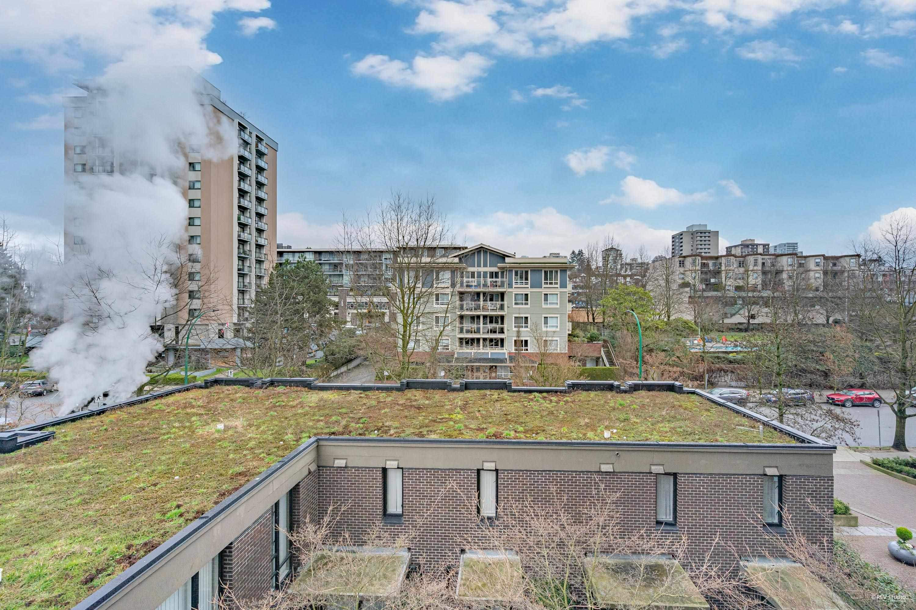 Listing image of 605 151 W 2ND STREET