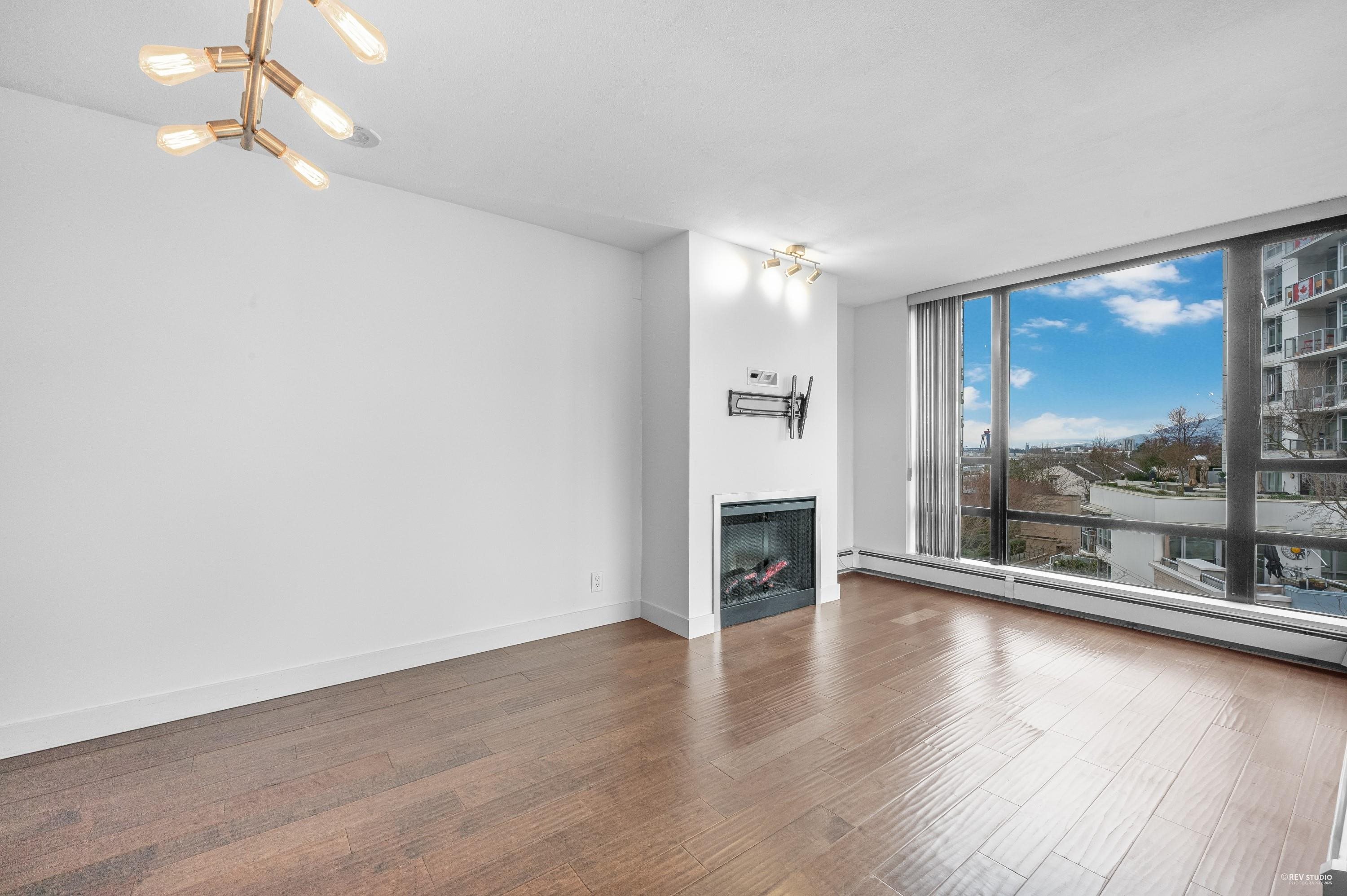 Listing image of 605 151 W 2ND STREET