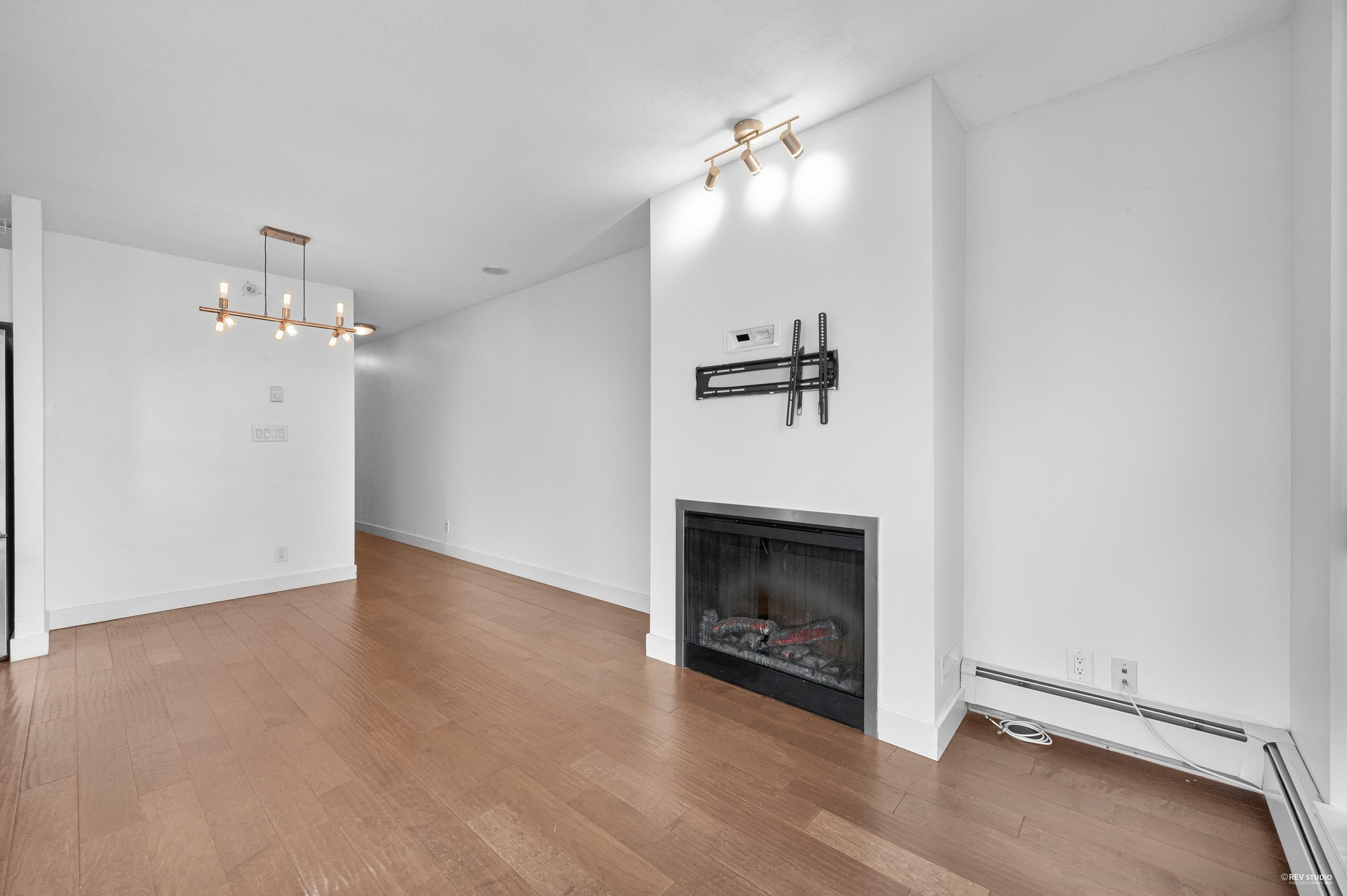 Listing image of 605 151 W 2ND STREET