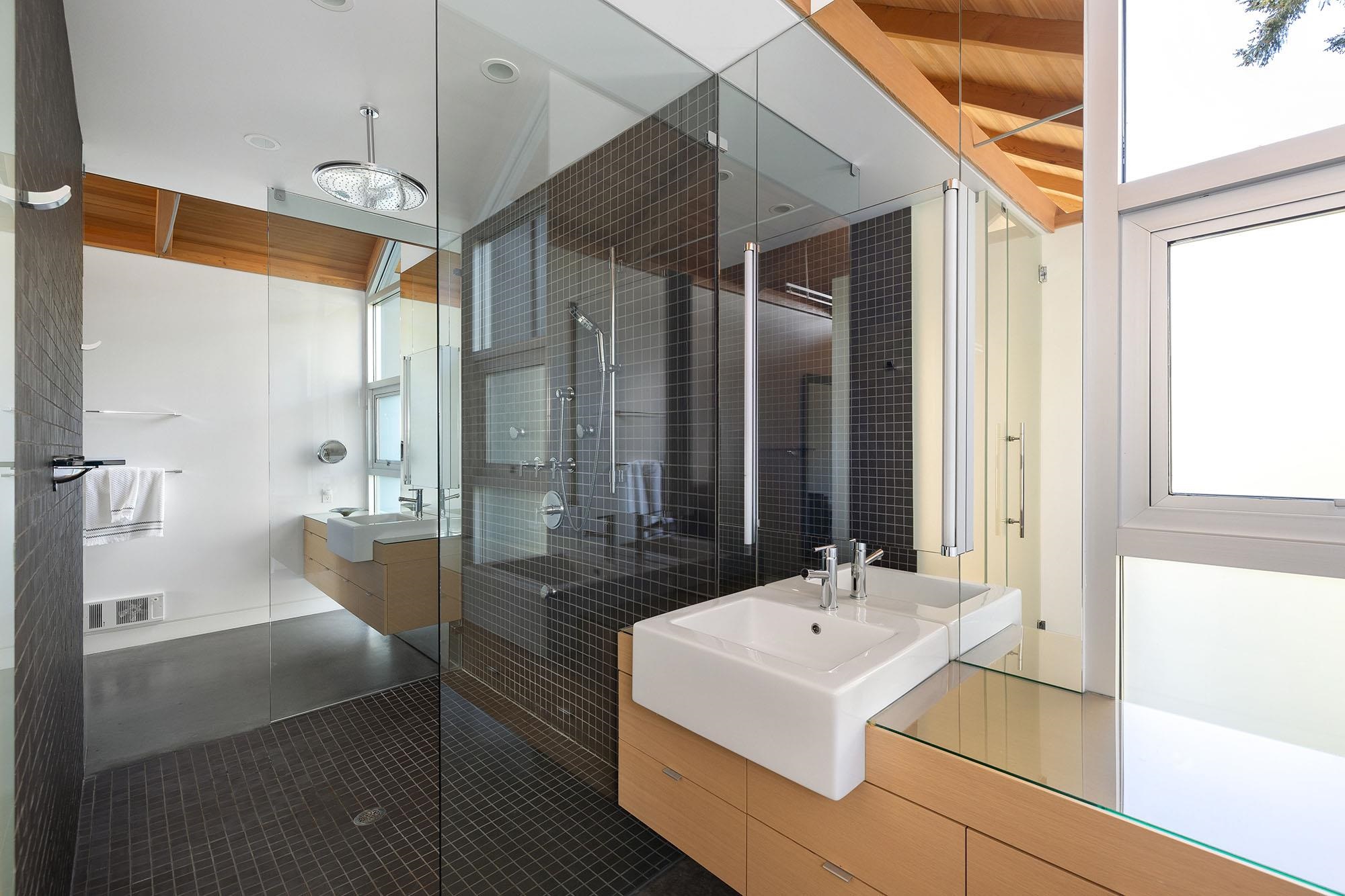 Listing image of 931 OCEAN PARK LANE