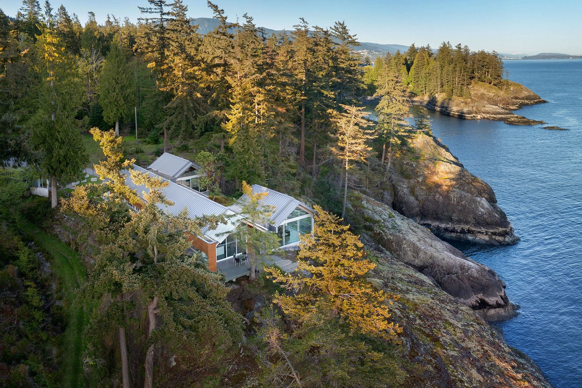 Listing image of 931 OCEAN PARK LANE
