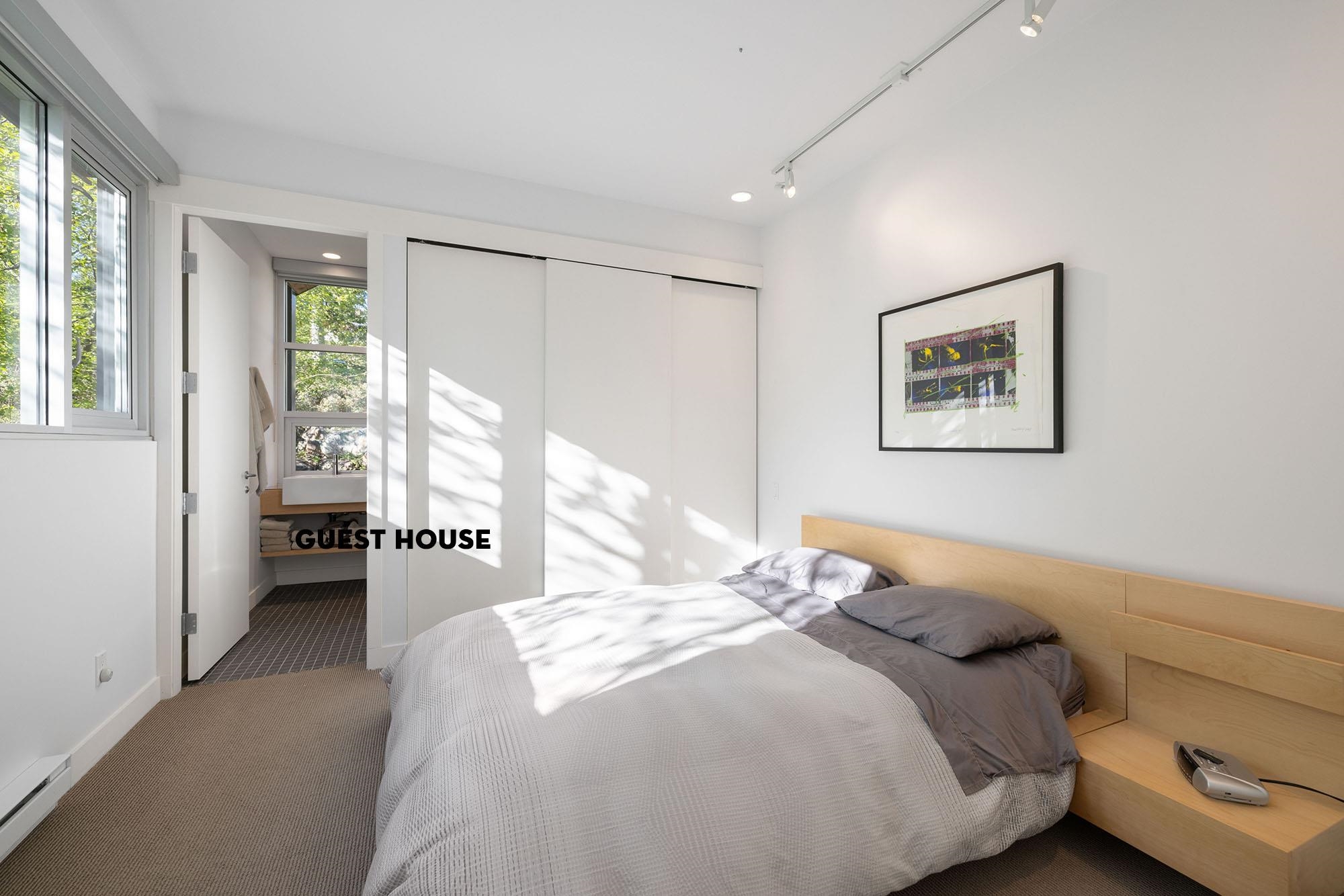 Listing image of 931 OCEAN PARK LANE