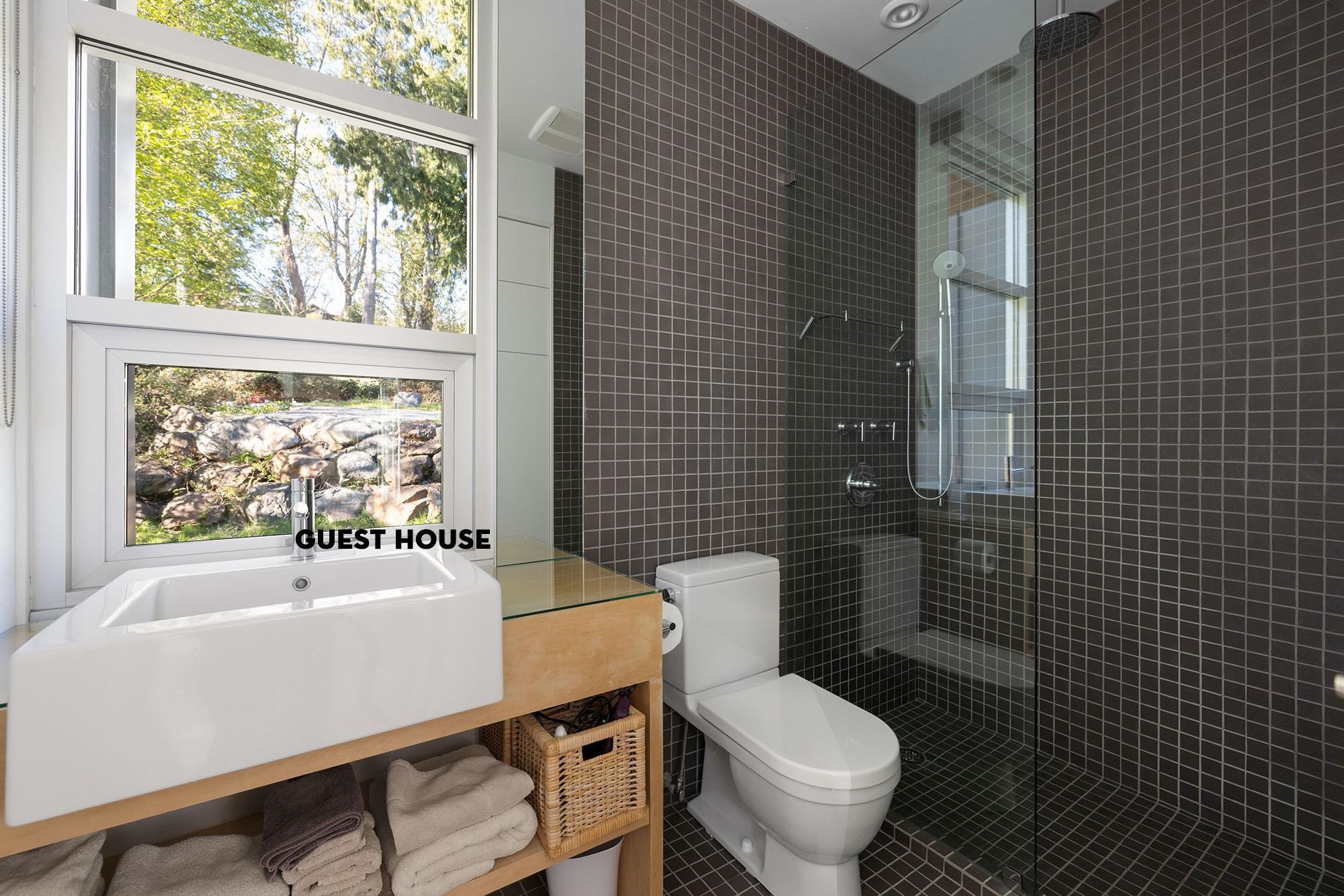 Listing image of 931 OCEAN PARK LANE