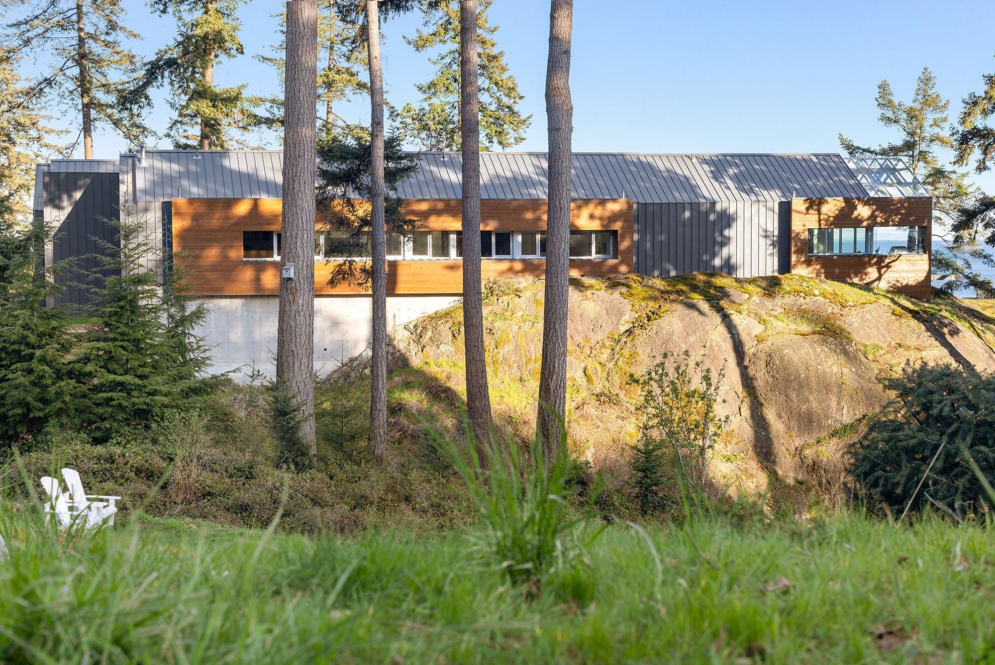 Listing image of 931 OCEAN PARK LANE