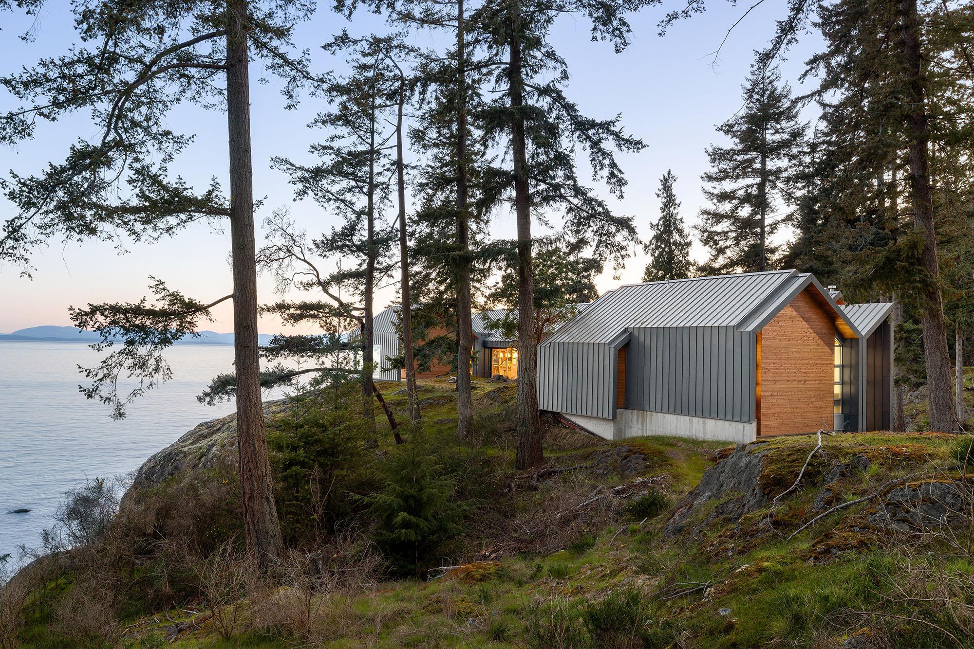 Listing image of 931 OCEAN PARK LANE