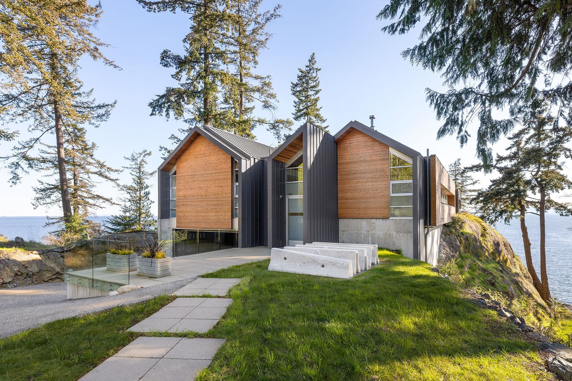 Listing image of 931 OCEAN PARK LANE