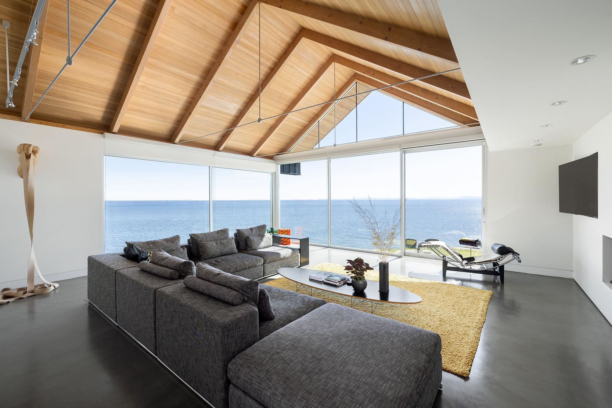 Listing image of 931 OCEAN PARK LANE
