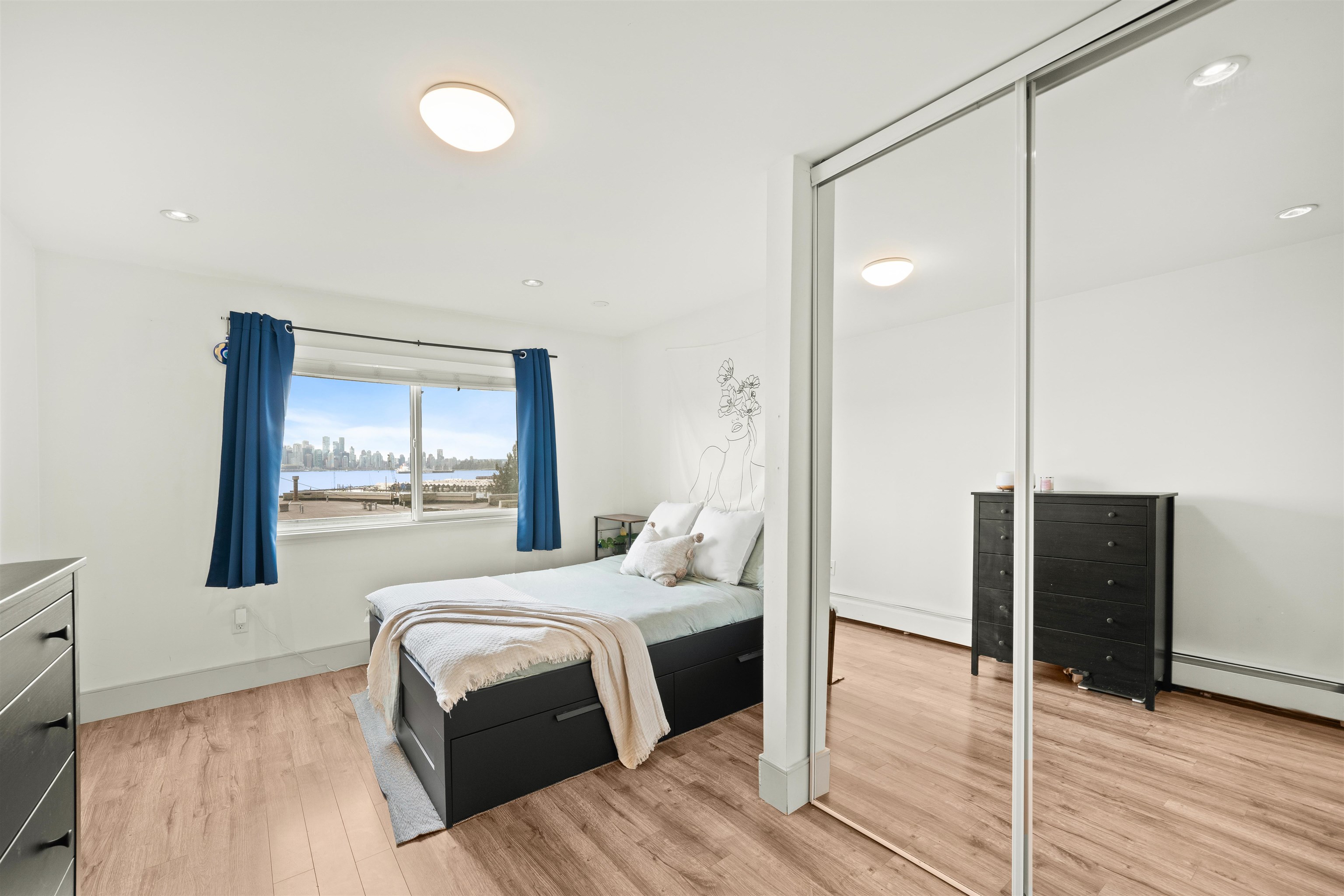 Listing image of 301 327 W 2ND STREET