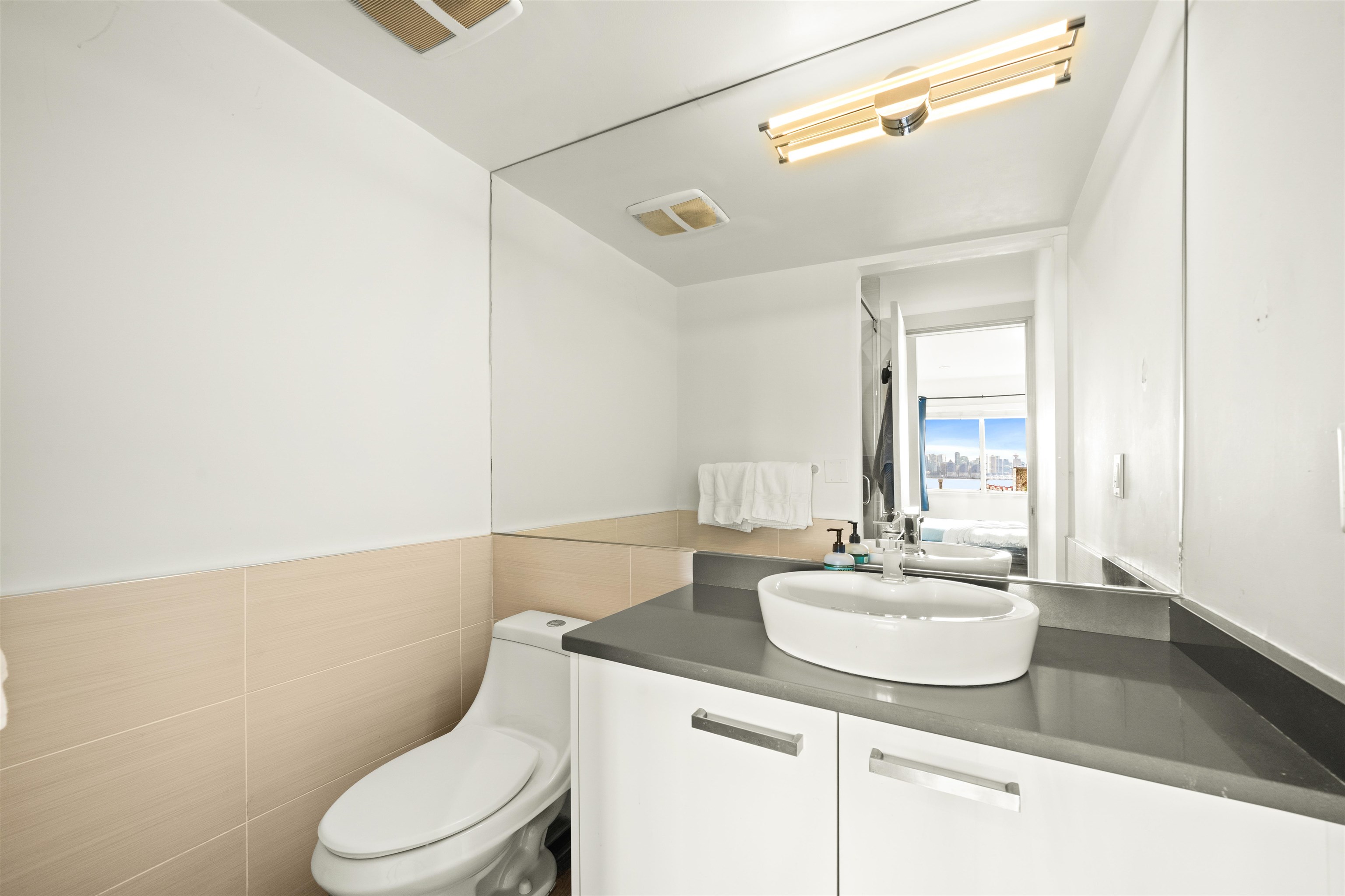 Listing image of 301 327 W 2ND STREET