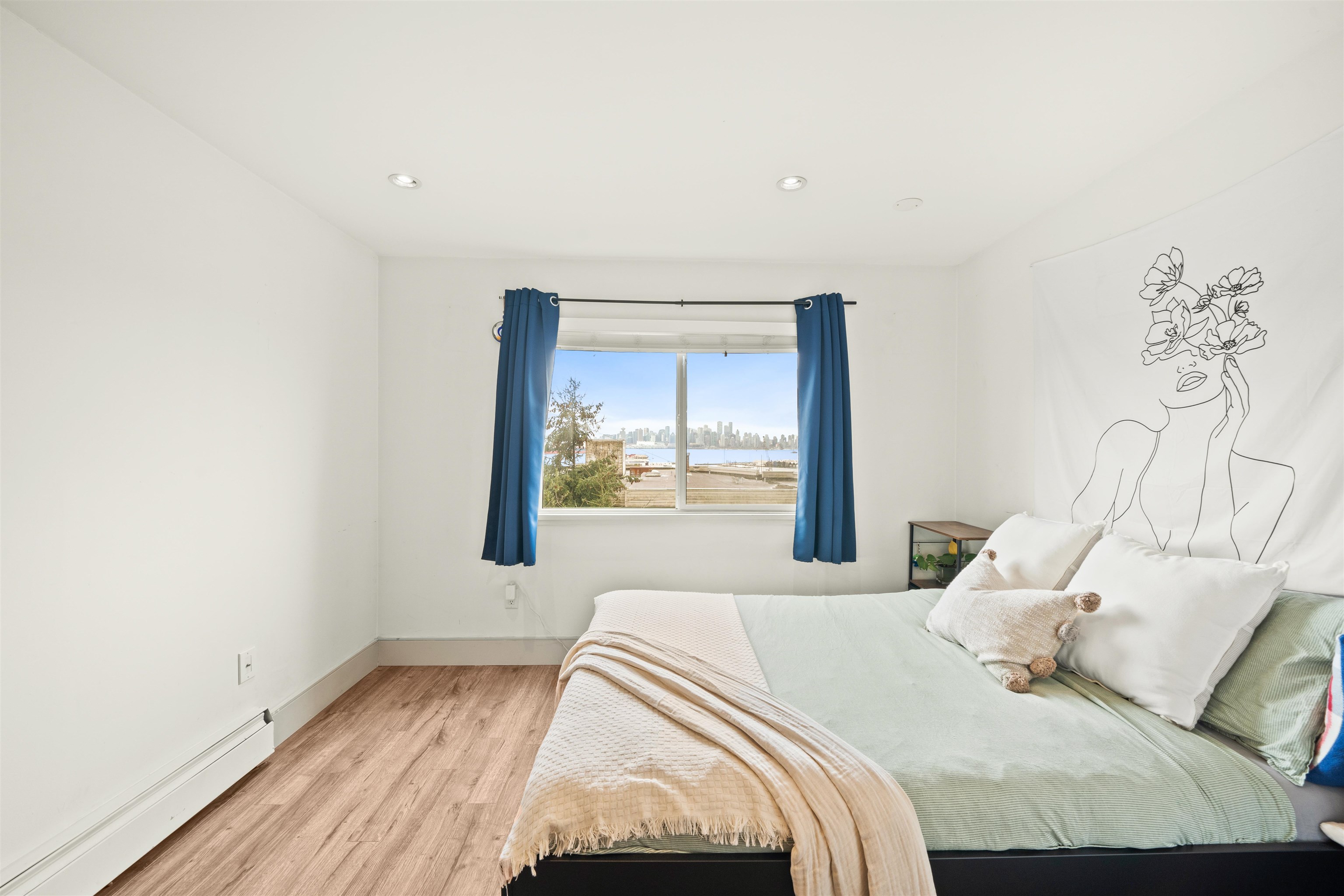 Listing image of 301 327 W 2ND STREET