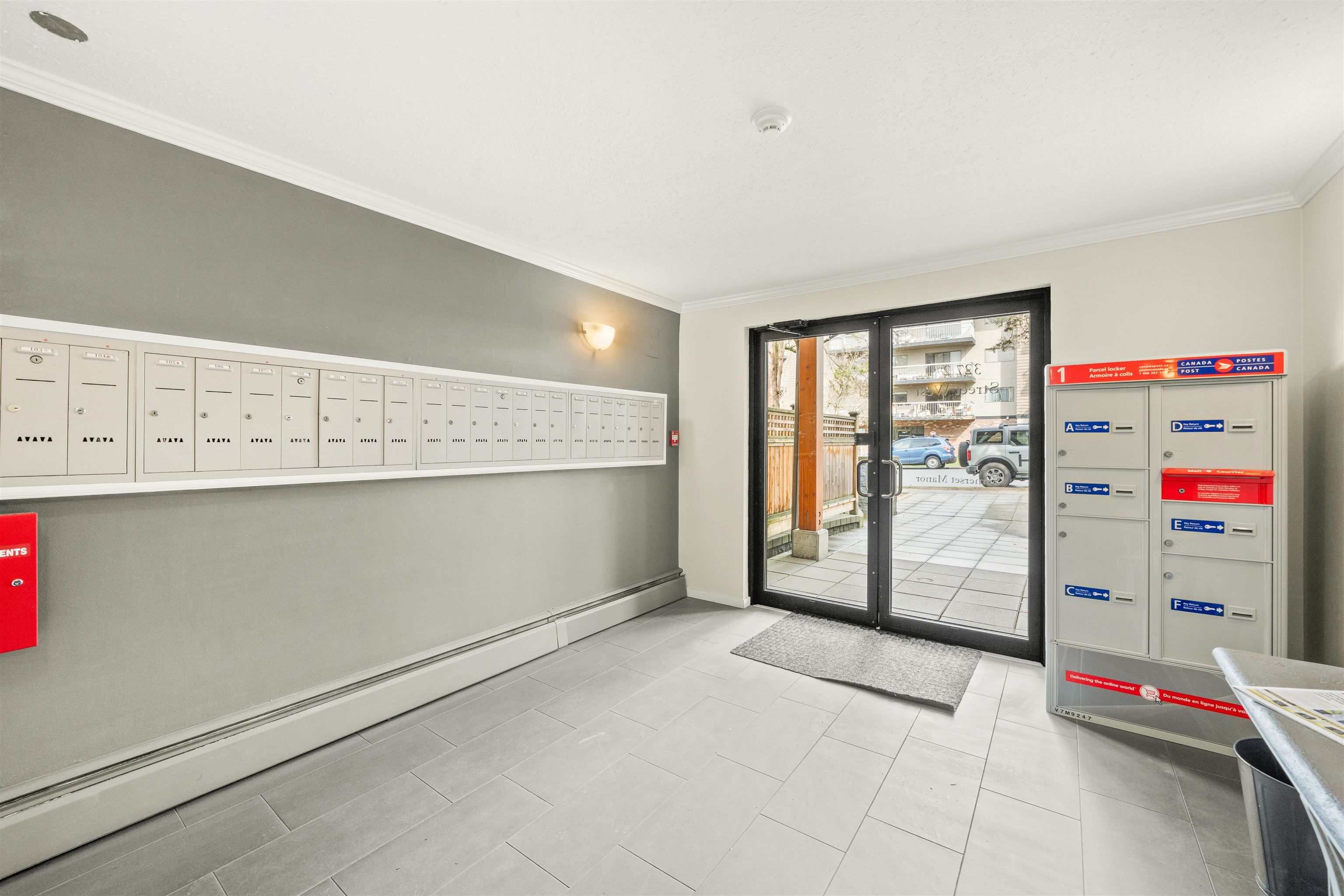 Listing image of 301 327 W 2ND STREET