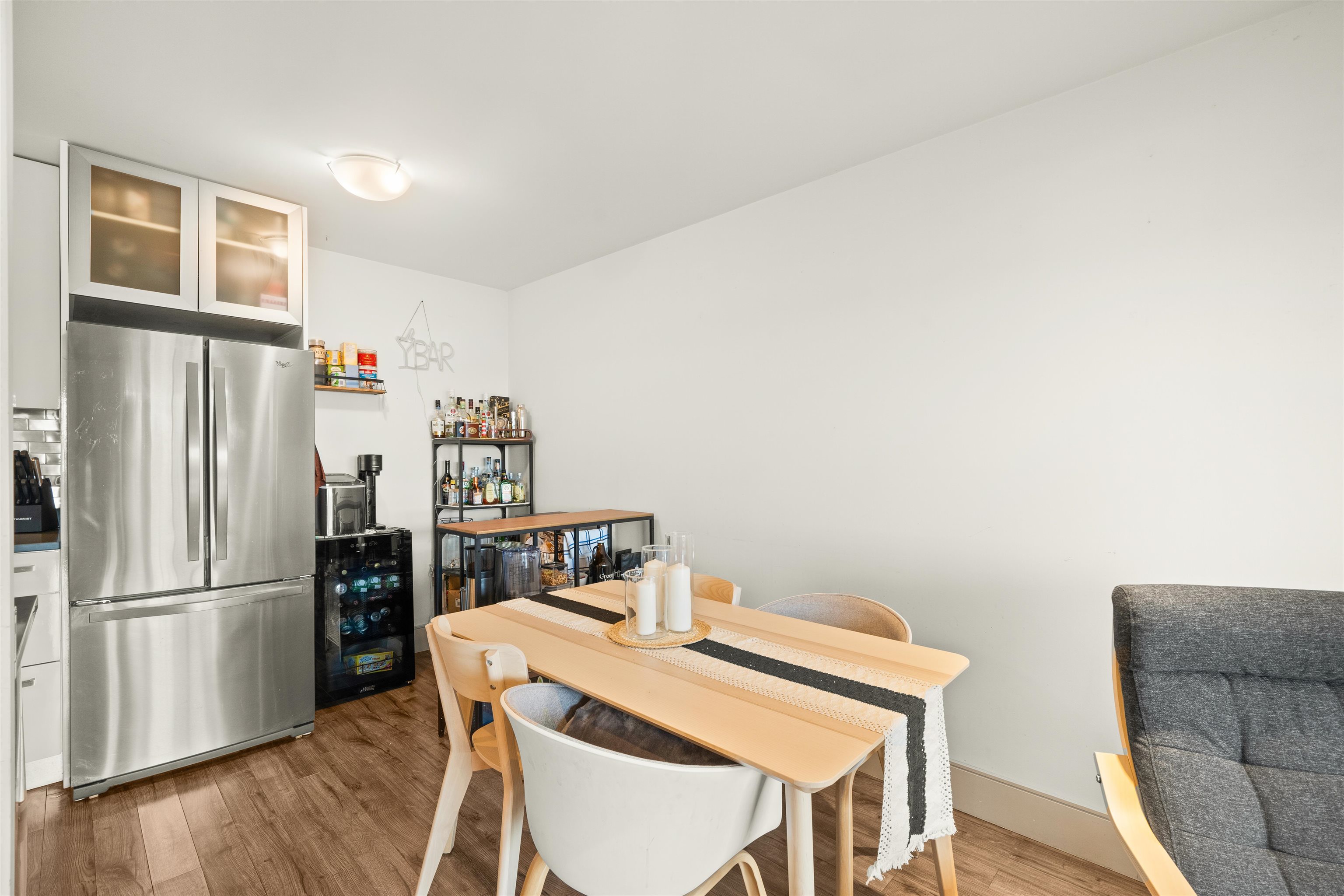 Listing image of 301 327 W 2ND STREET