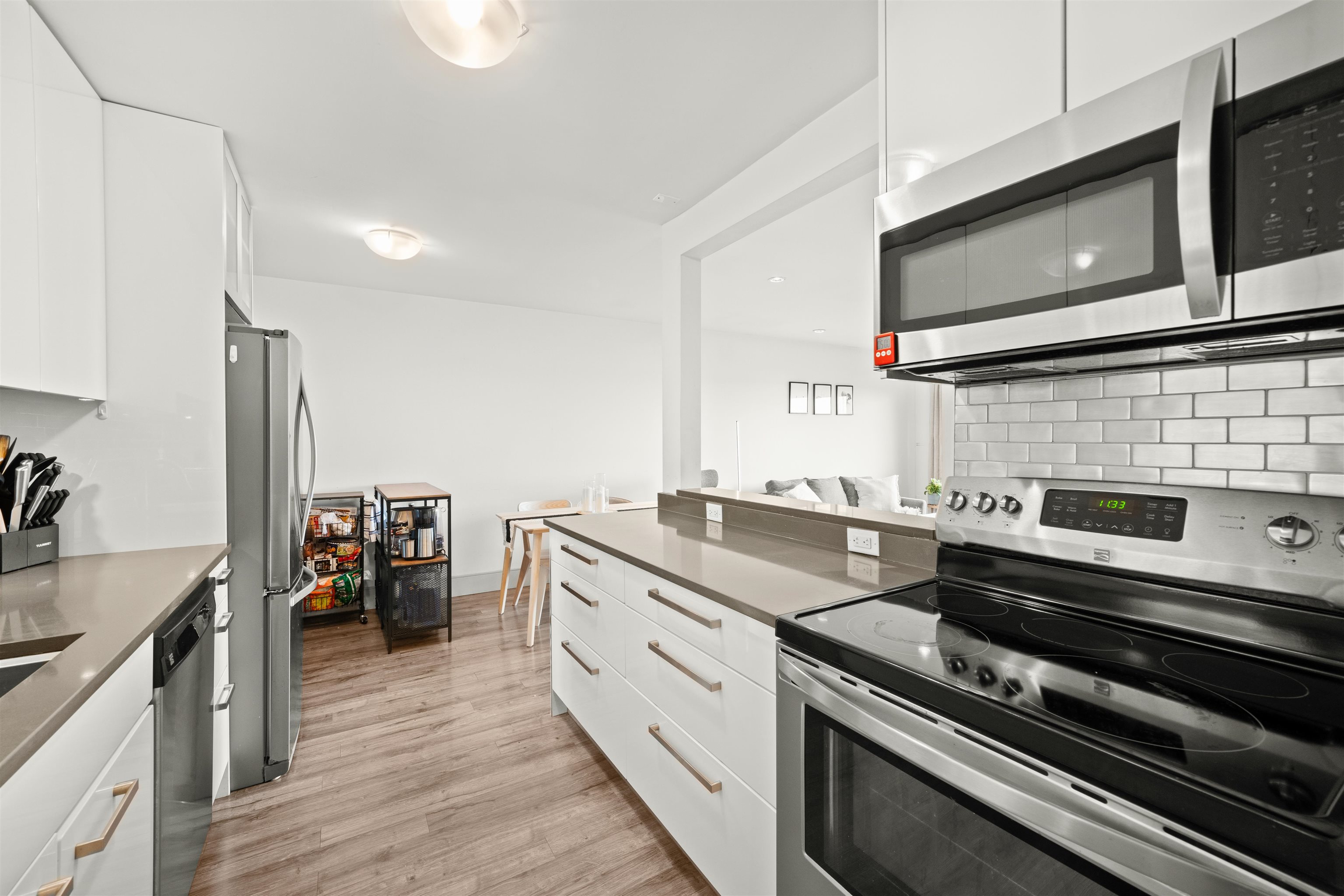 Listing image of 301 327 W 2ND STREET
