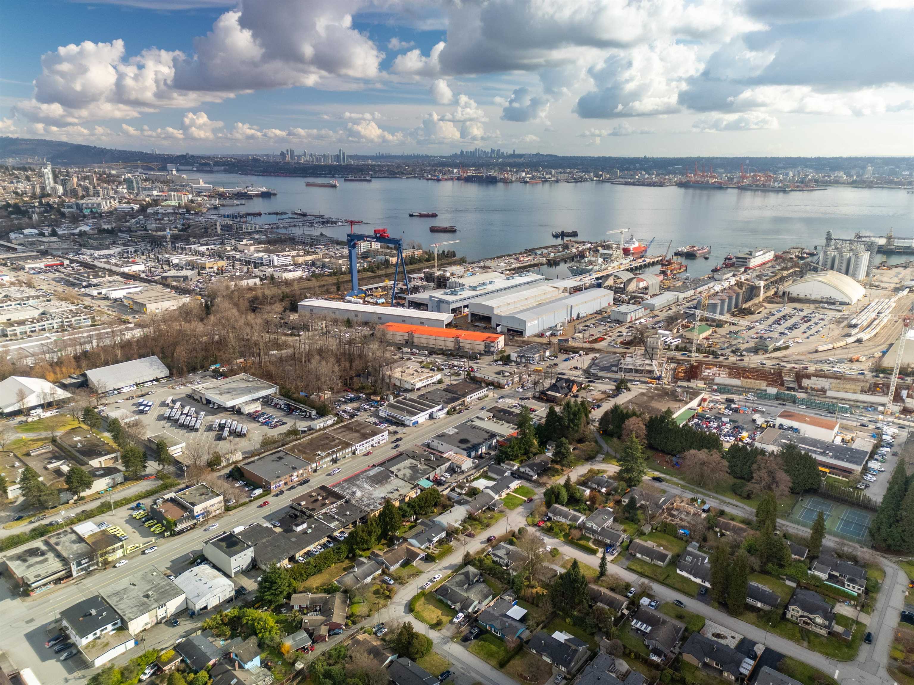 Listing image of 1202 PINEWOOD CRESCENT