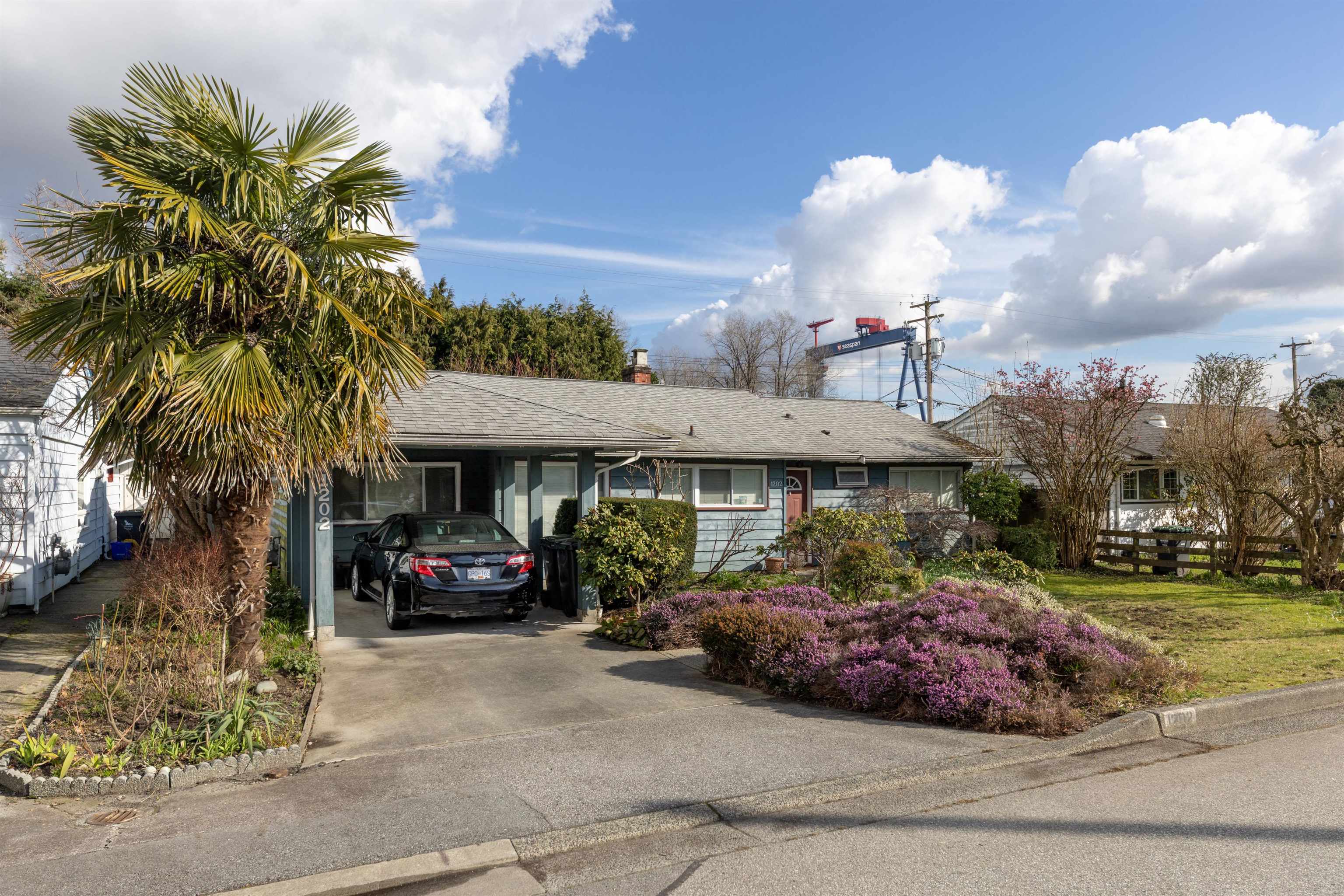 Listing image of 1202 PINEWOOD CRESCENT
