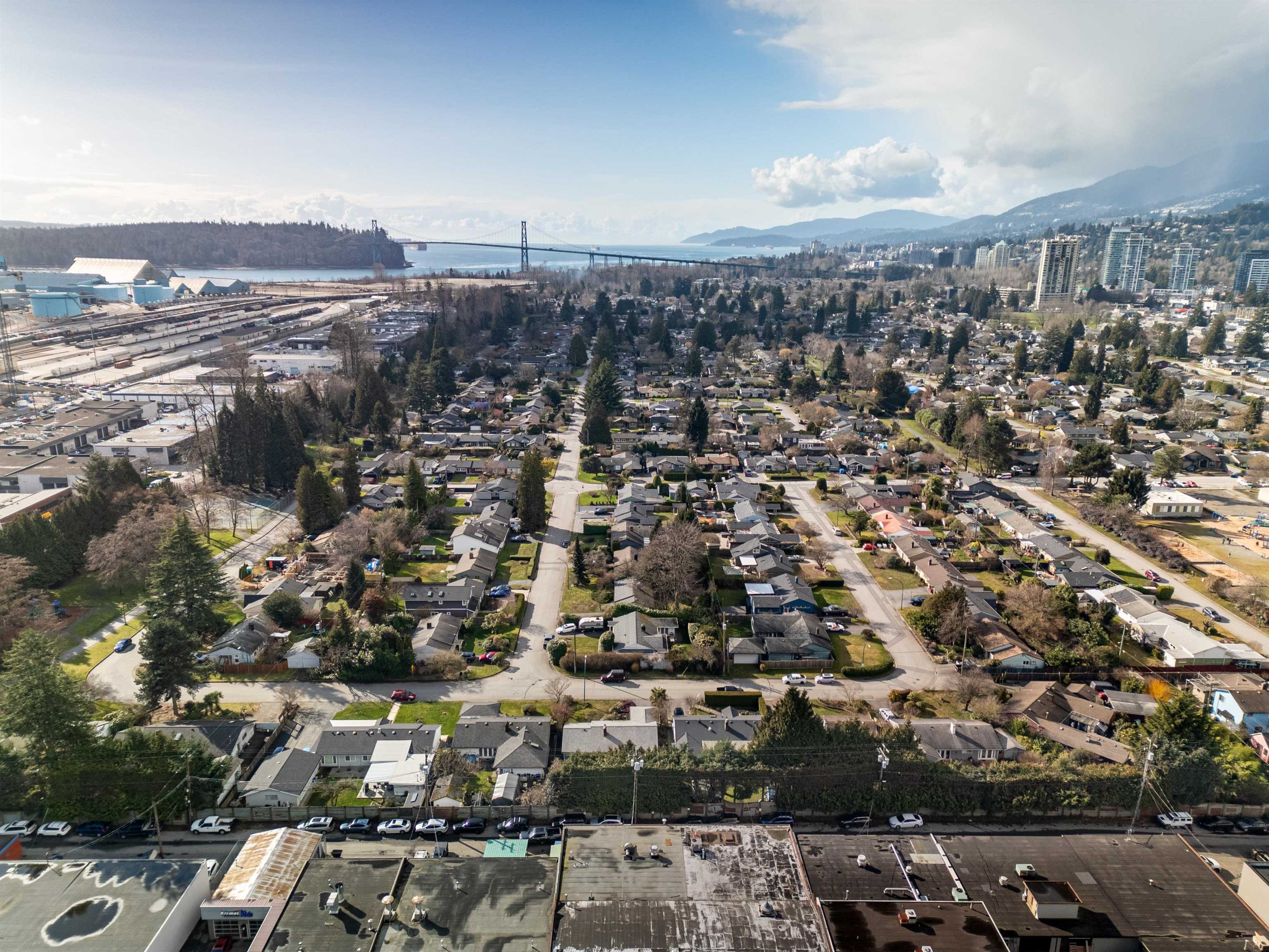 Listing image of 1202 PINEWOOD CRESCENT