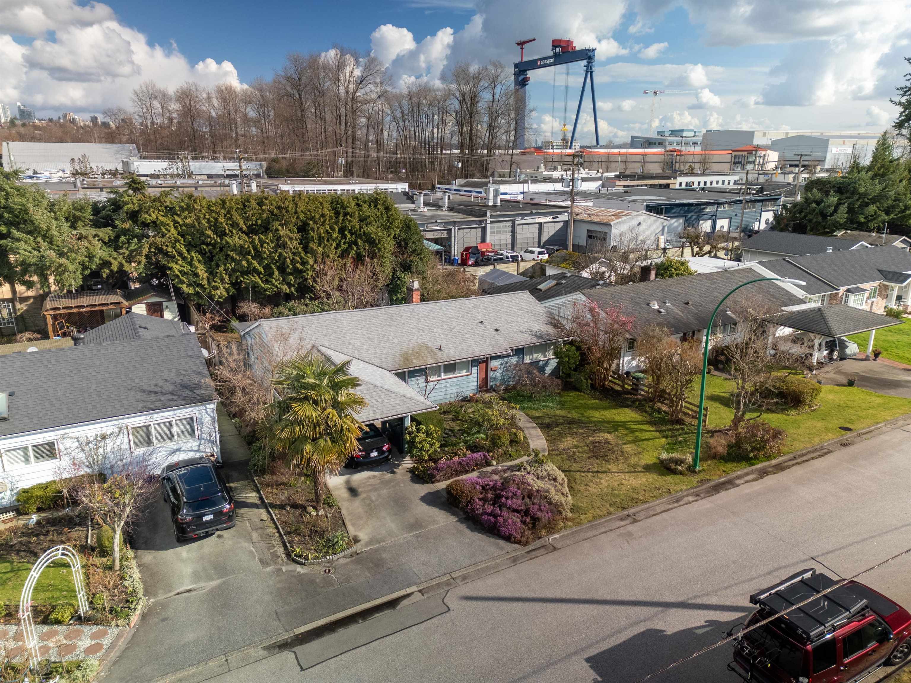 Listing image of 1202 PINEWOOD CRESCENT