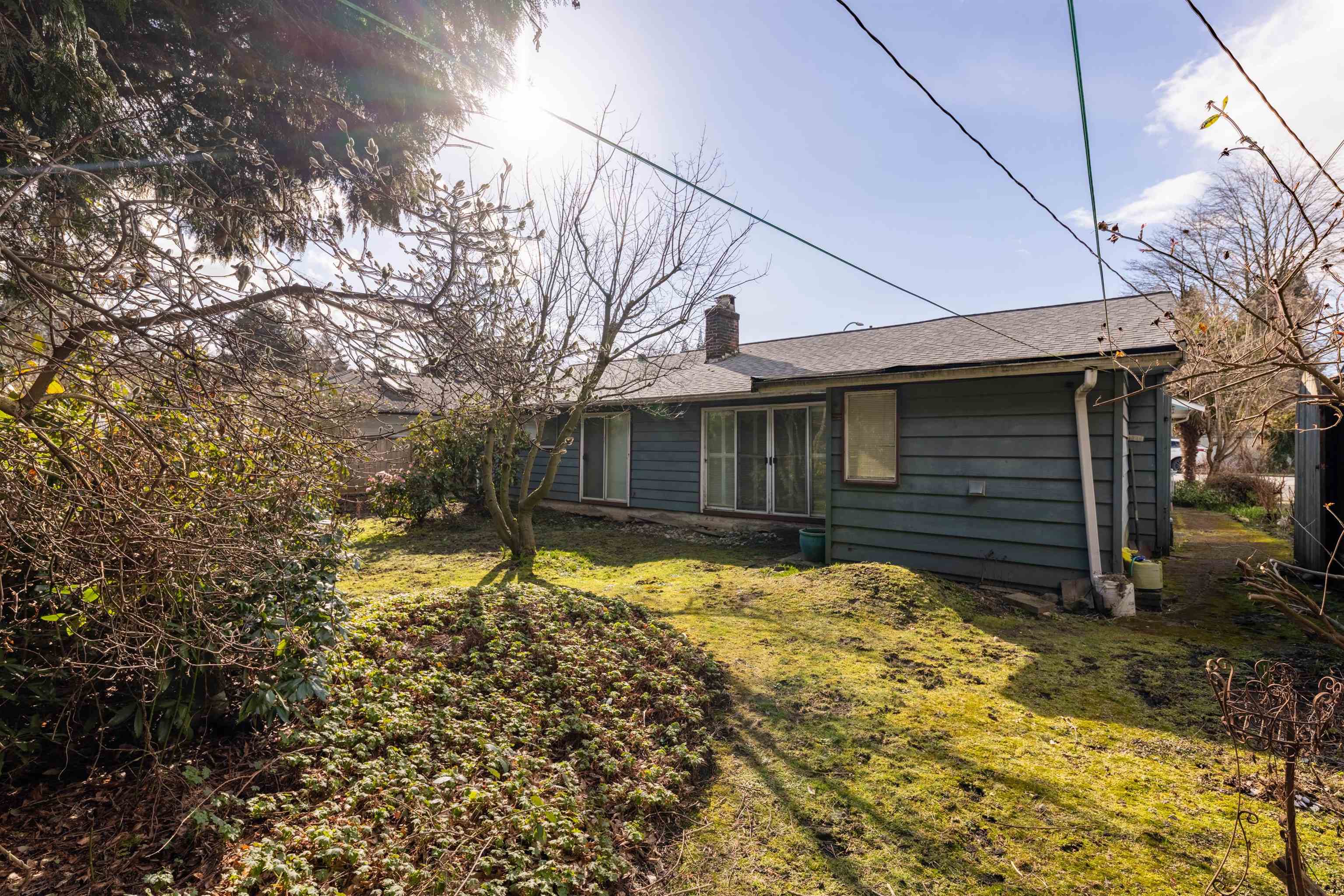 Listing image of 1202 PINEWOOD CRESCENT
