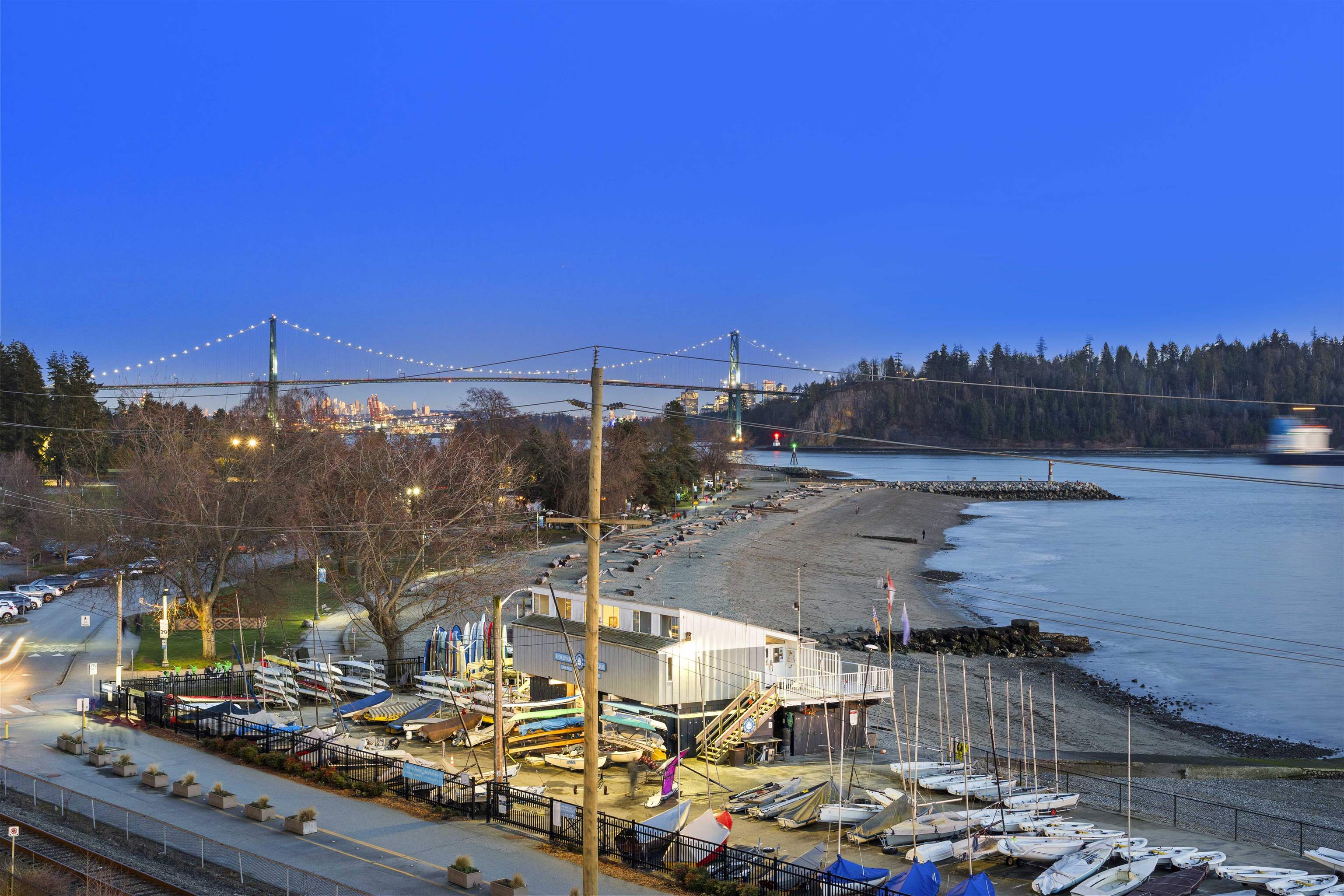 Listing image of 405 1355 BELLEVUE AVENUE