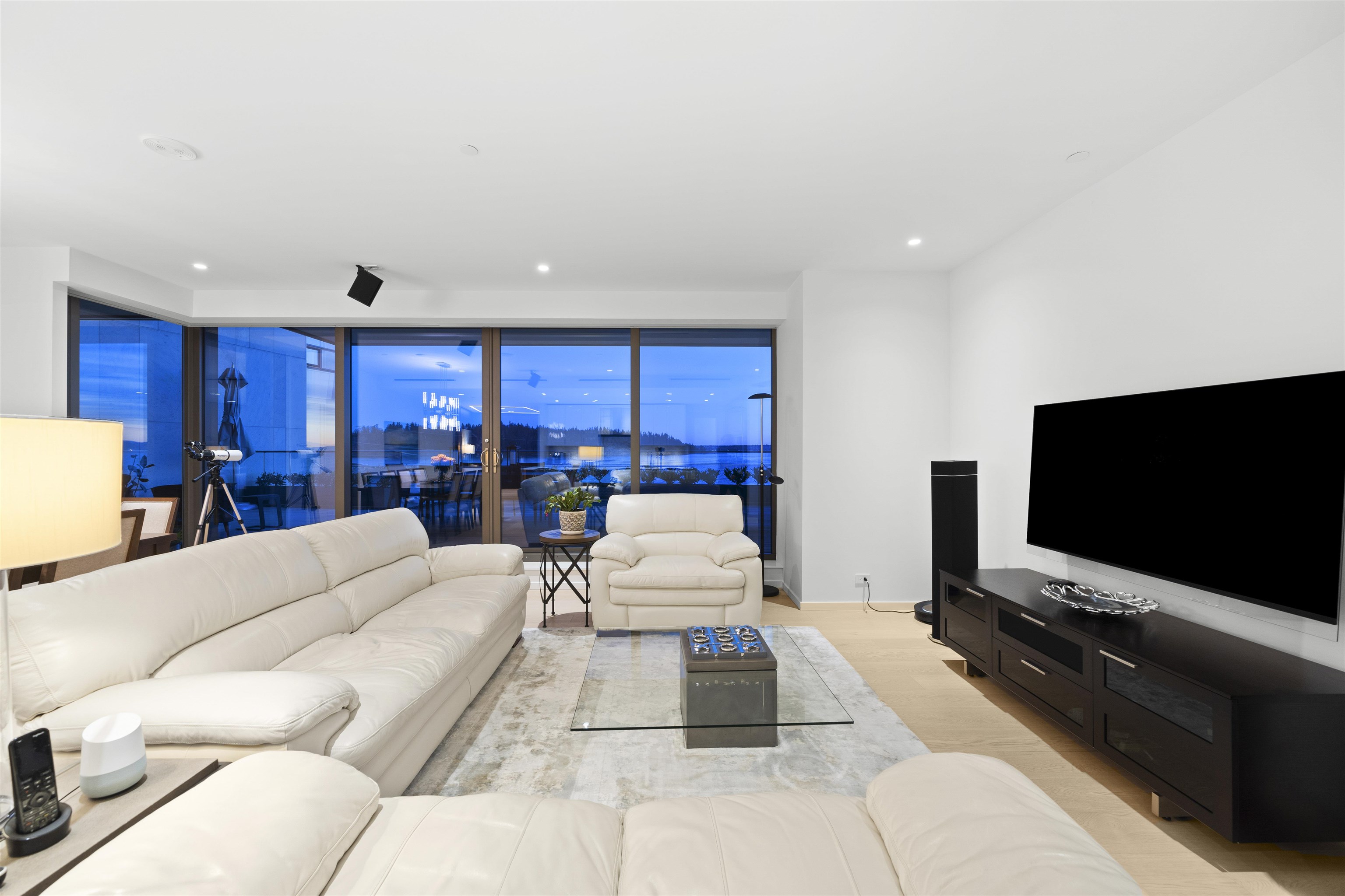 Listing image of 405 1355 BELLEVUE AVENUE
