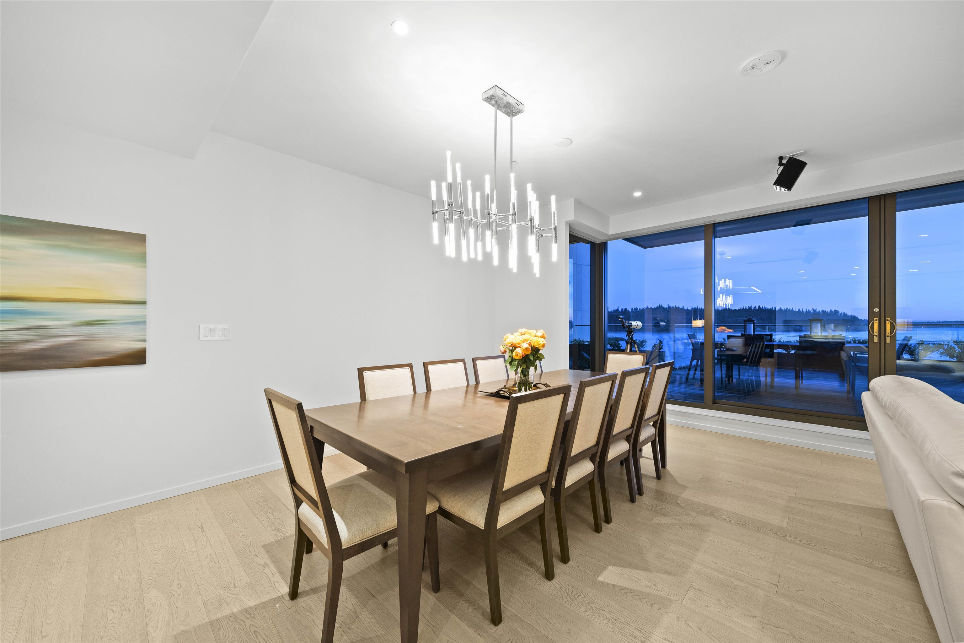 Listing image of 405 1355 BELLEVUE AVENUE