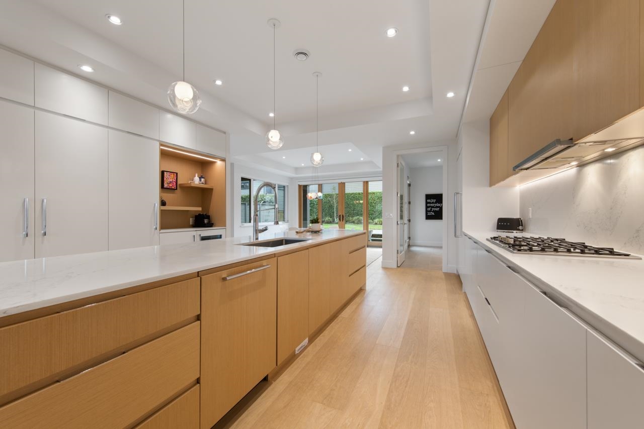 Listing image of 452 E 5TH STREET