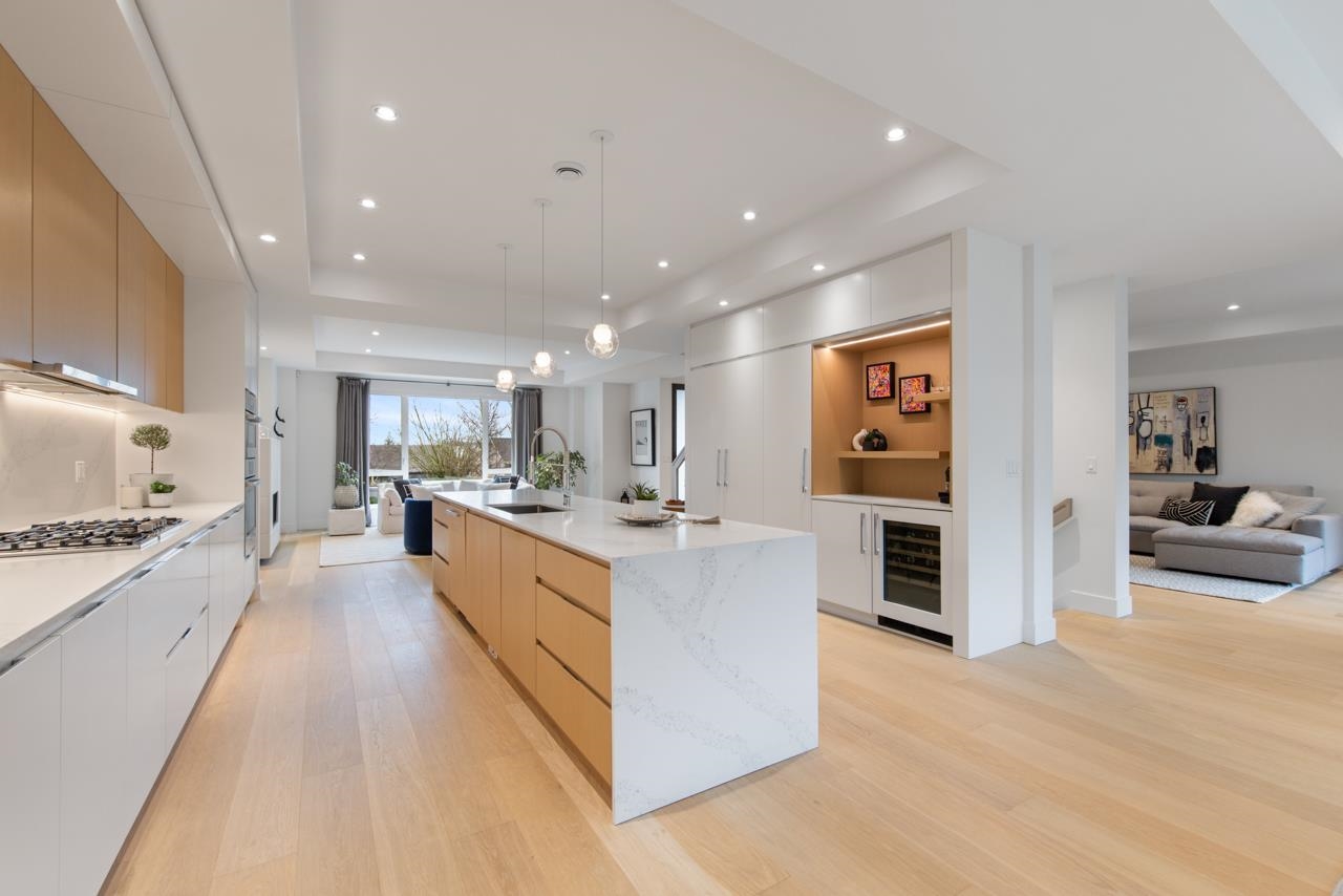 Listing image of 452 E 5TH STREET
