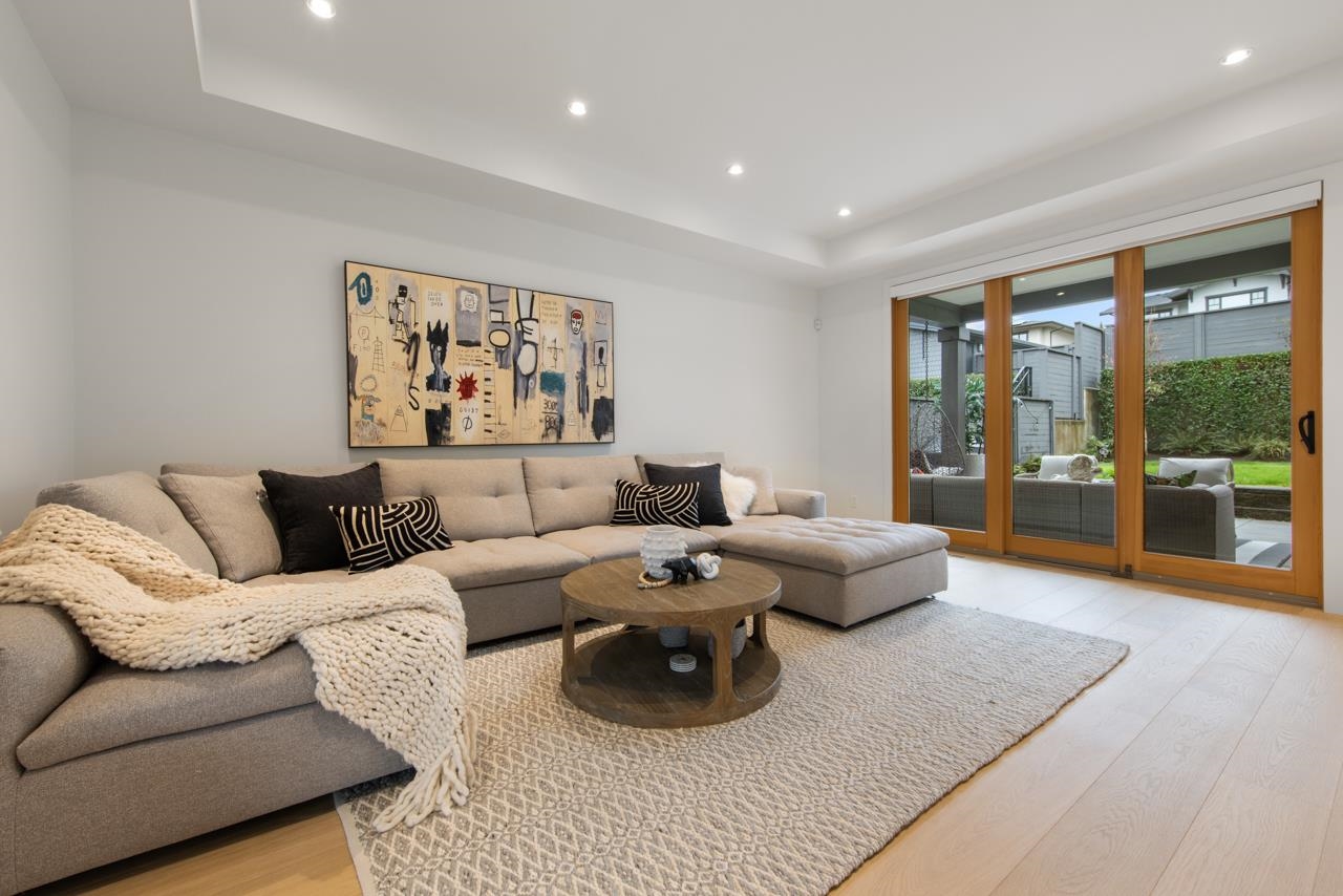 Listing image of 452 E 5TH STREET