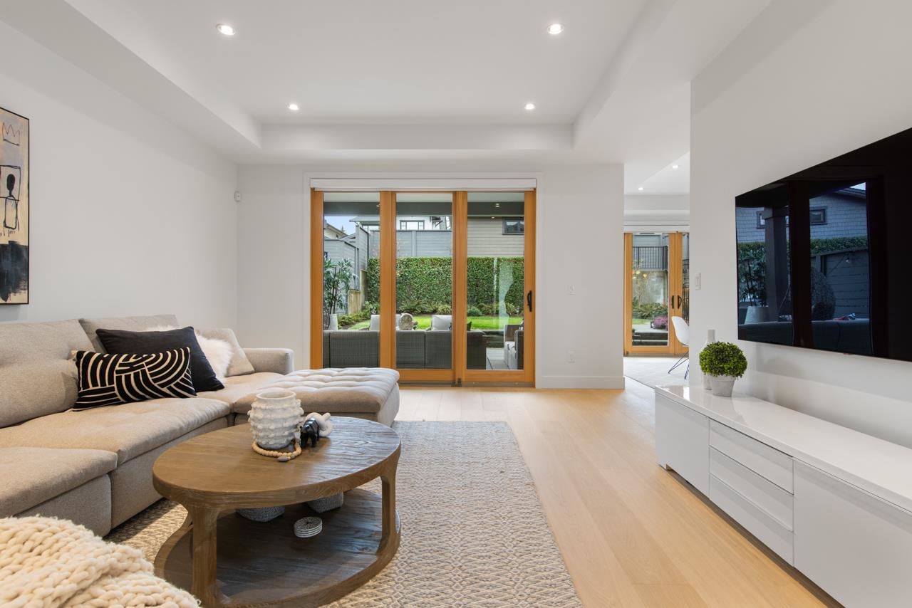 Listing image of 452 E 5TH STREET
